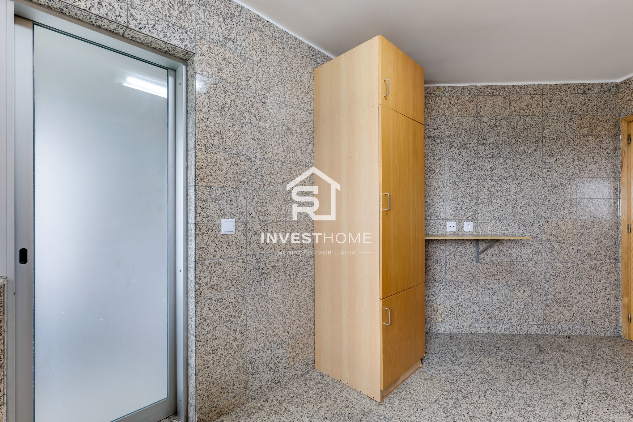 Apartamento T2 | Metro do Lidador | Varanda | Jardins | Lug. Garagem | Arrumos