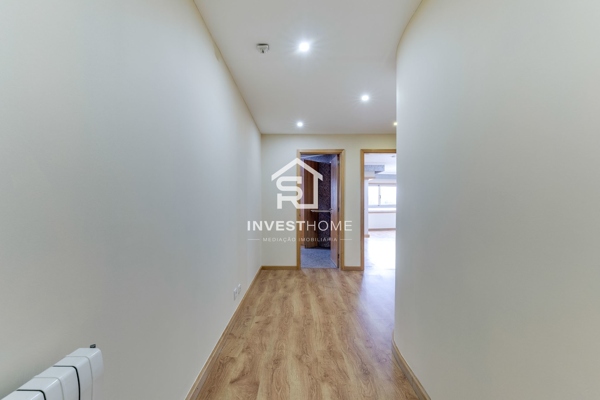 Apartamento T2 | Metro do Lidador | Varanda | Jardins | Lug. Garagem | Arrumos