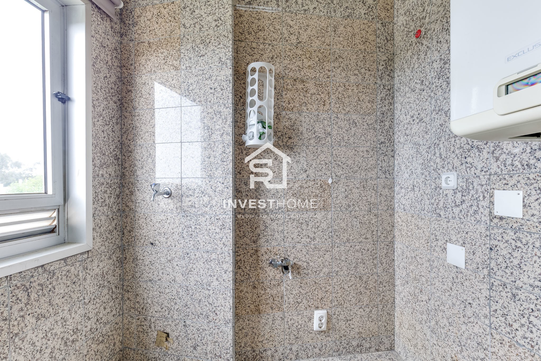 Apartamento T2 | Metro do Lidador | Varanda | Jardins | Lug. Garagem | Arrumos