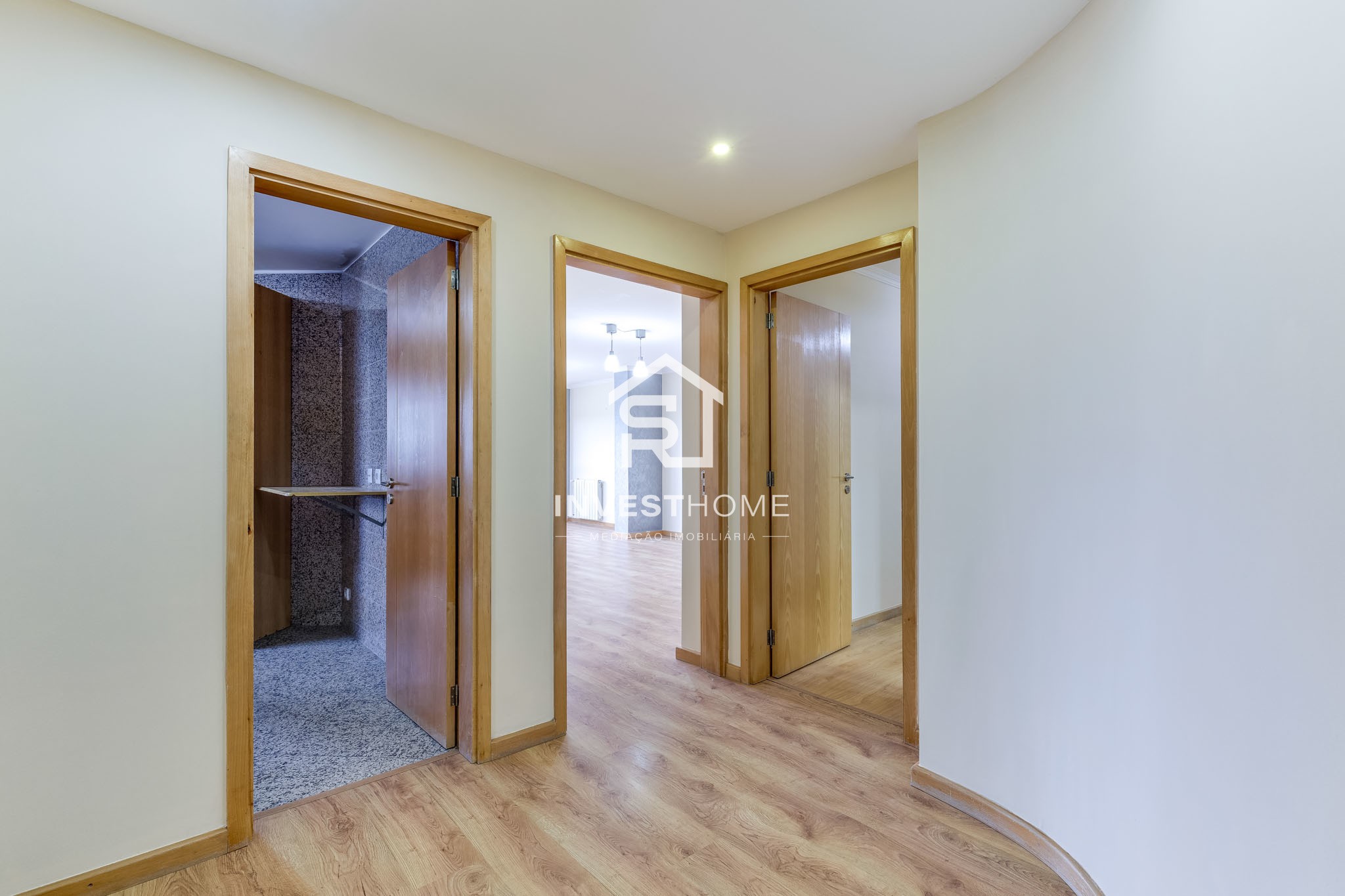 Apartamento T2 | Metro do Lidador | Varanda | Jardins | Lug. Garagem | Arrumos