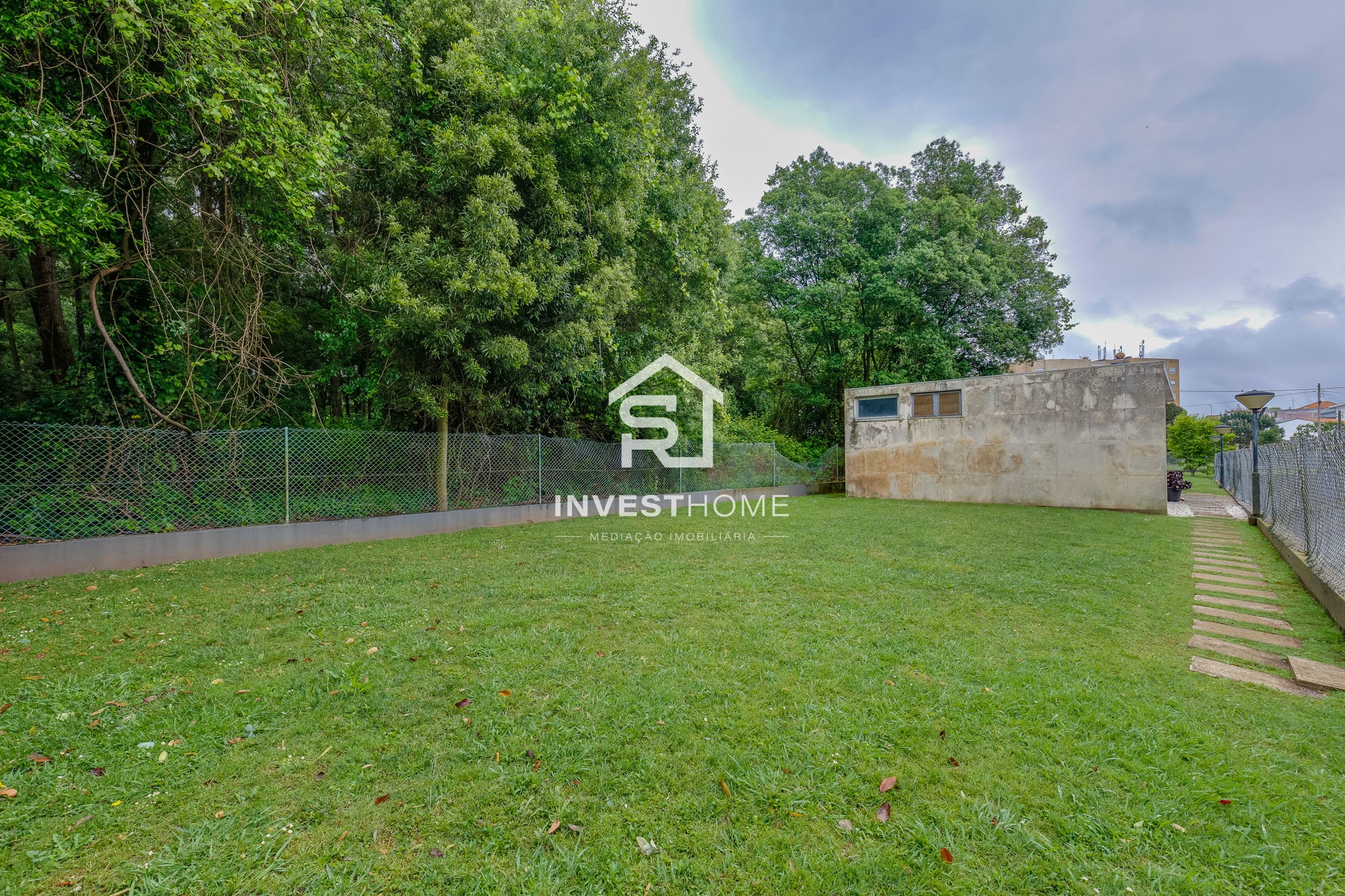 Apartamento T2 | Metro do Lidador | Varanda | Jardins | Lug. Garagem | Arrumos