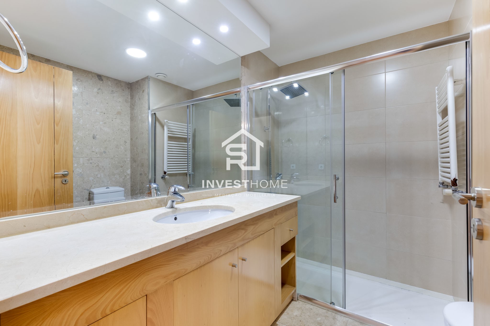Apartamento T2 | Metro do Lidador | Varanda | Jardins | Lug. Garagem | Arrumos