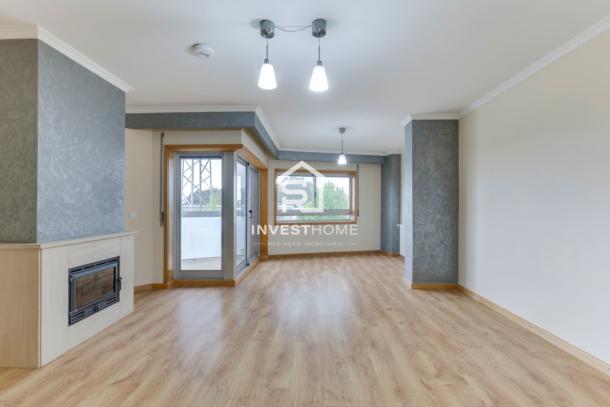 Apartamento T2 | Metro do Lidador | Varanda | Jardins | Lug. Garagem | Arrumos