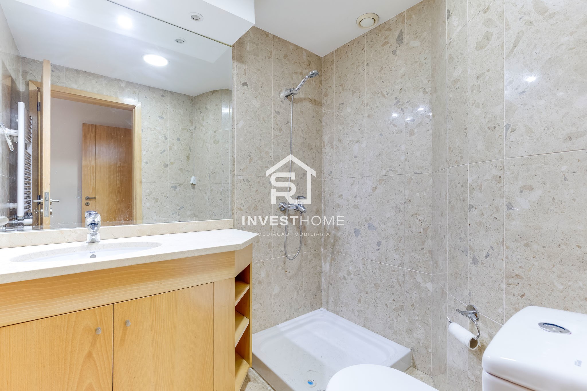 Apartamento T2 | Metro do Lidador | Varanda | Jardins | Lug. Garagem | Arrumos
