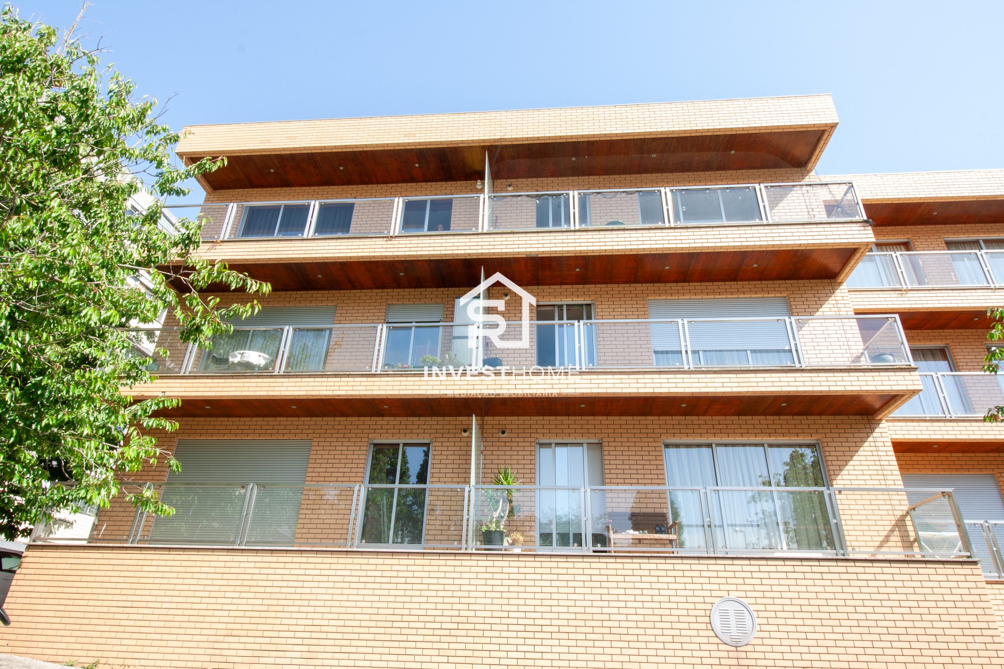 Apartamento T2 | Mobilado e Equipado | Varandas | Lugar de Garagem | Arrumos | Matosinhos