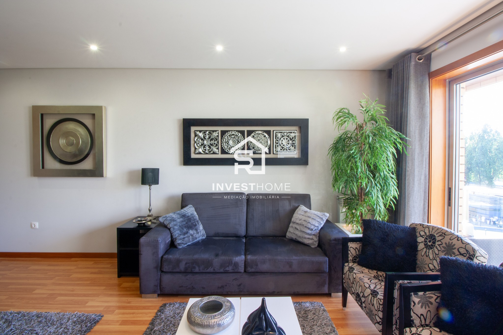 Apartamento T2 | Mobilado e Equipado | Varandas | Lugar de Garagem | Arrumos | Matosinhos