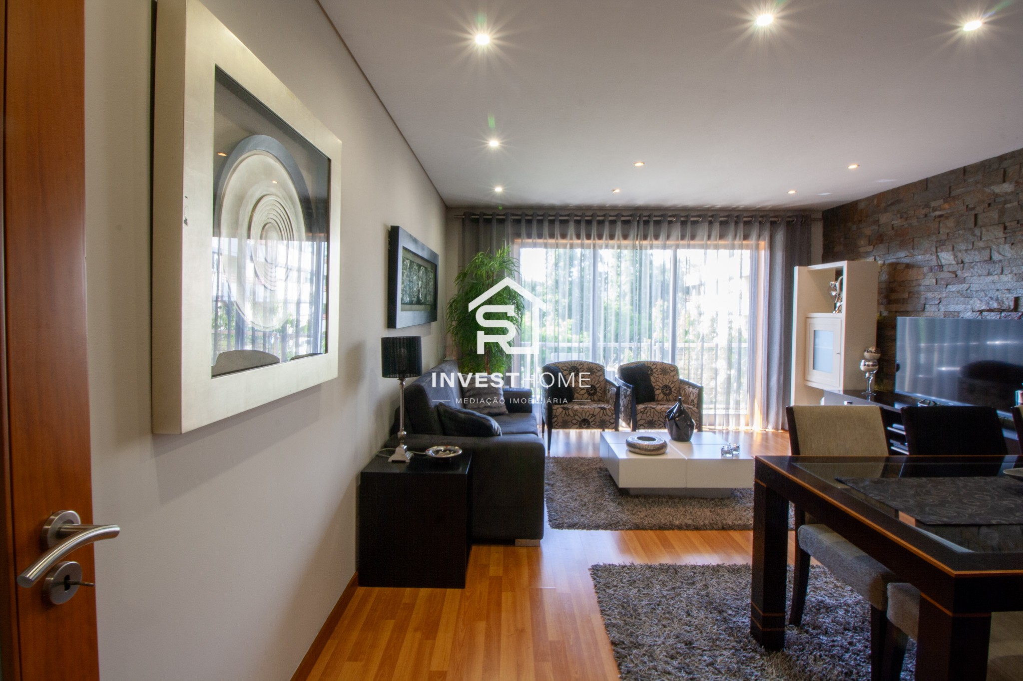 Apartamento T2 | Mobilado e Equipado | Varandas | Lugar de Garagem | Arrumos | Matosinhos