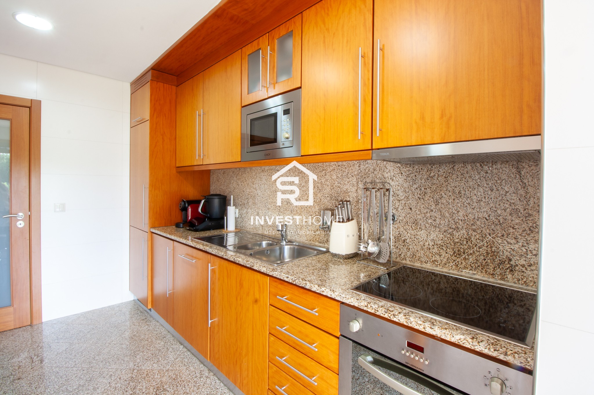 Apartamento T2 | Mobilado e Equipado | Varandas | Lugar de Garagem | Arrumos | Matosinhos