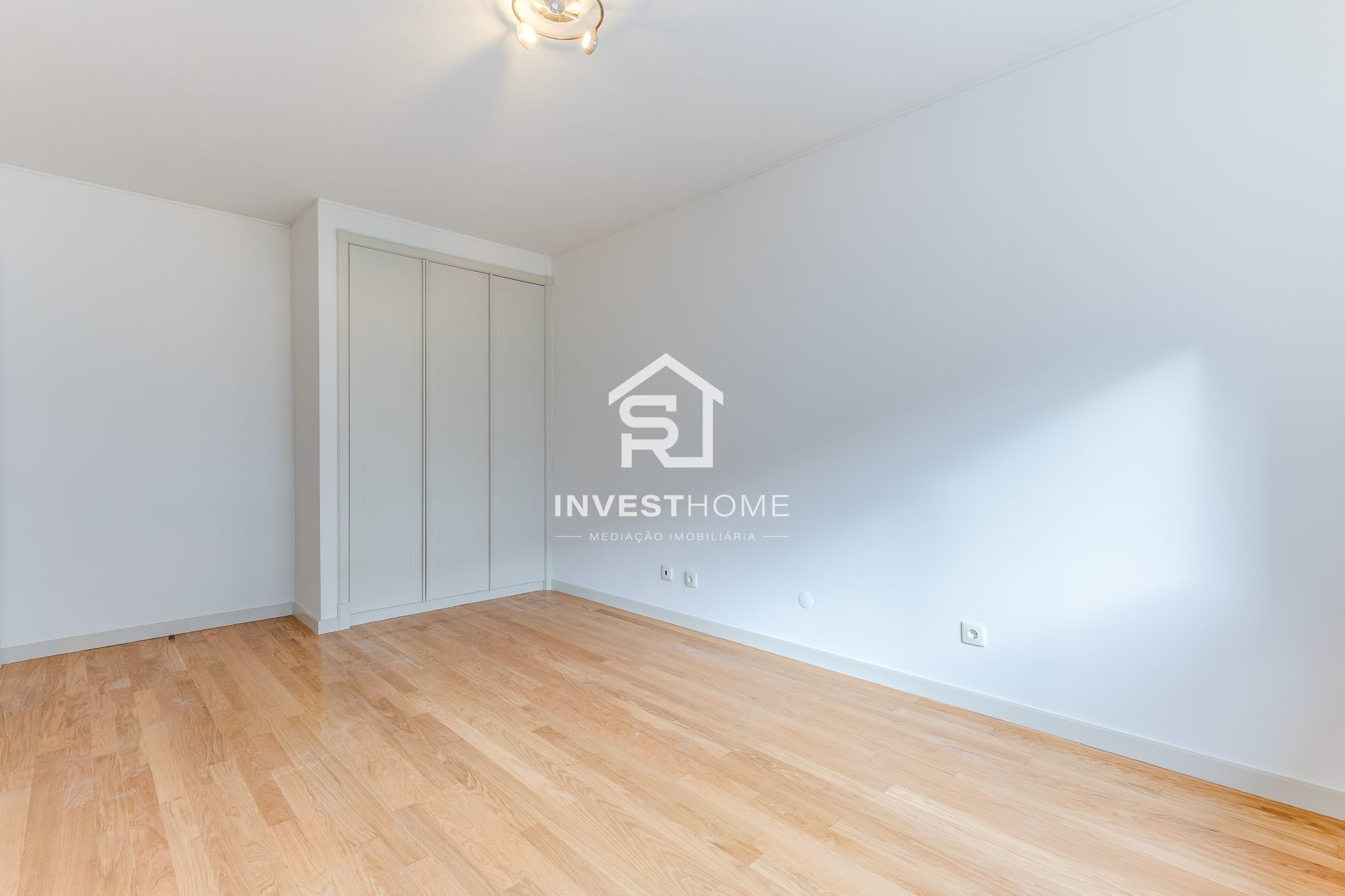 Apartamento T2 | Renovado | Centro da Maia | Lug Garagem