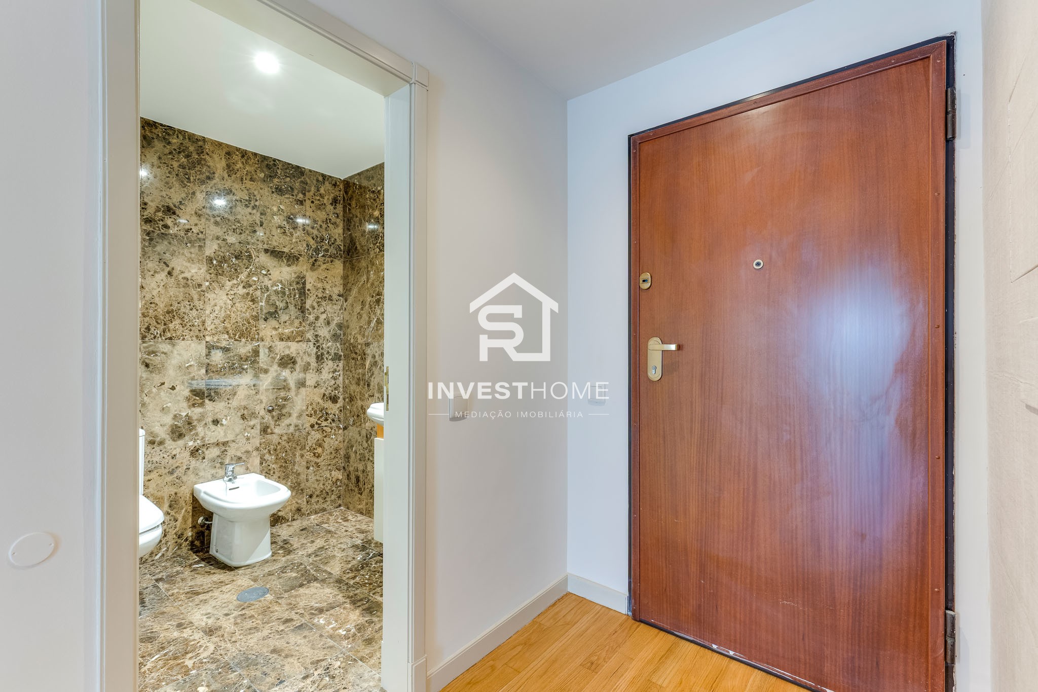Apartamento T2 | Renovado | Centro da Maia | Lug Garagem