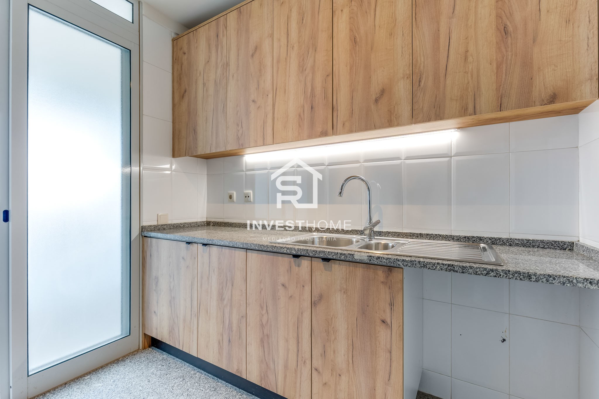 Apartamento T2 | Renovado | Centro da Maia | Lug Garagem