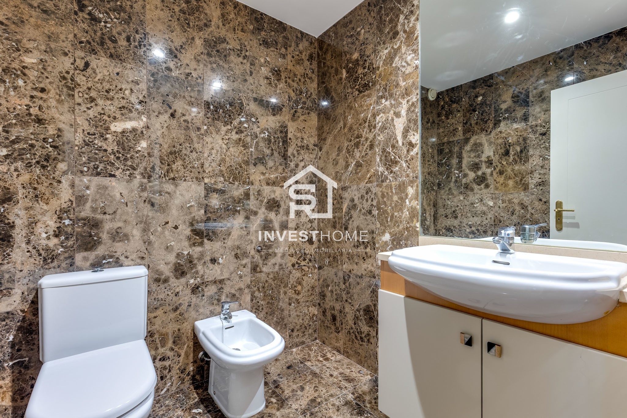 Apartamento T2 | Renovado | Centro da Maia | Lug Garagem