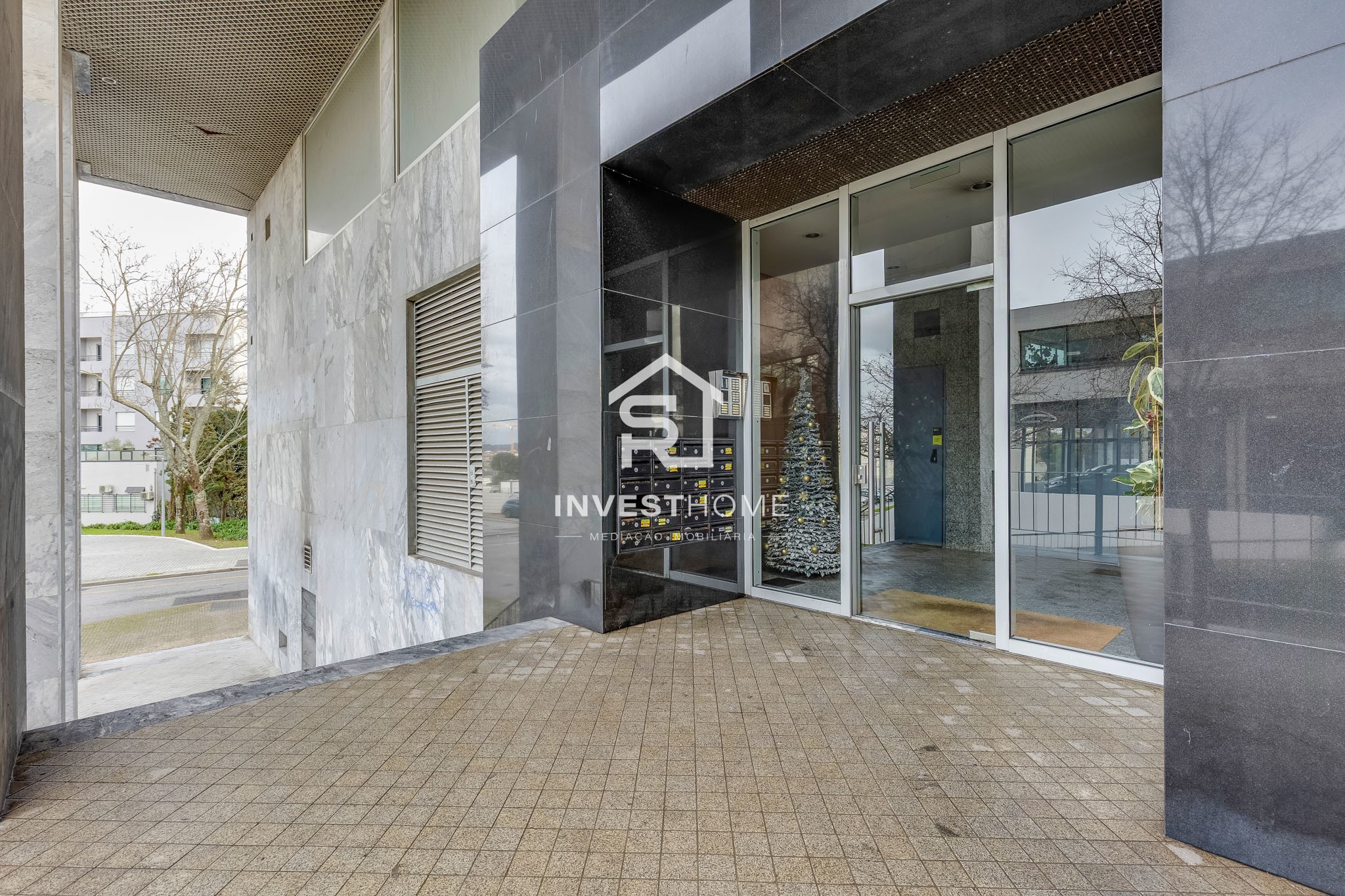 Apartamento T2 | Renovado | Centro da Maia | Lug Garagem