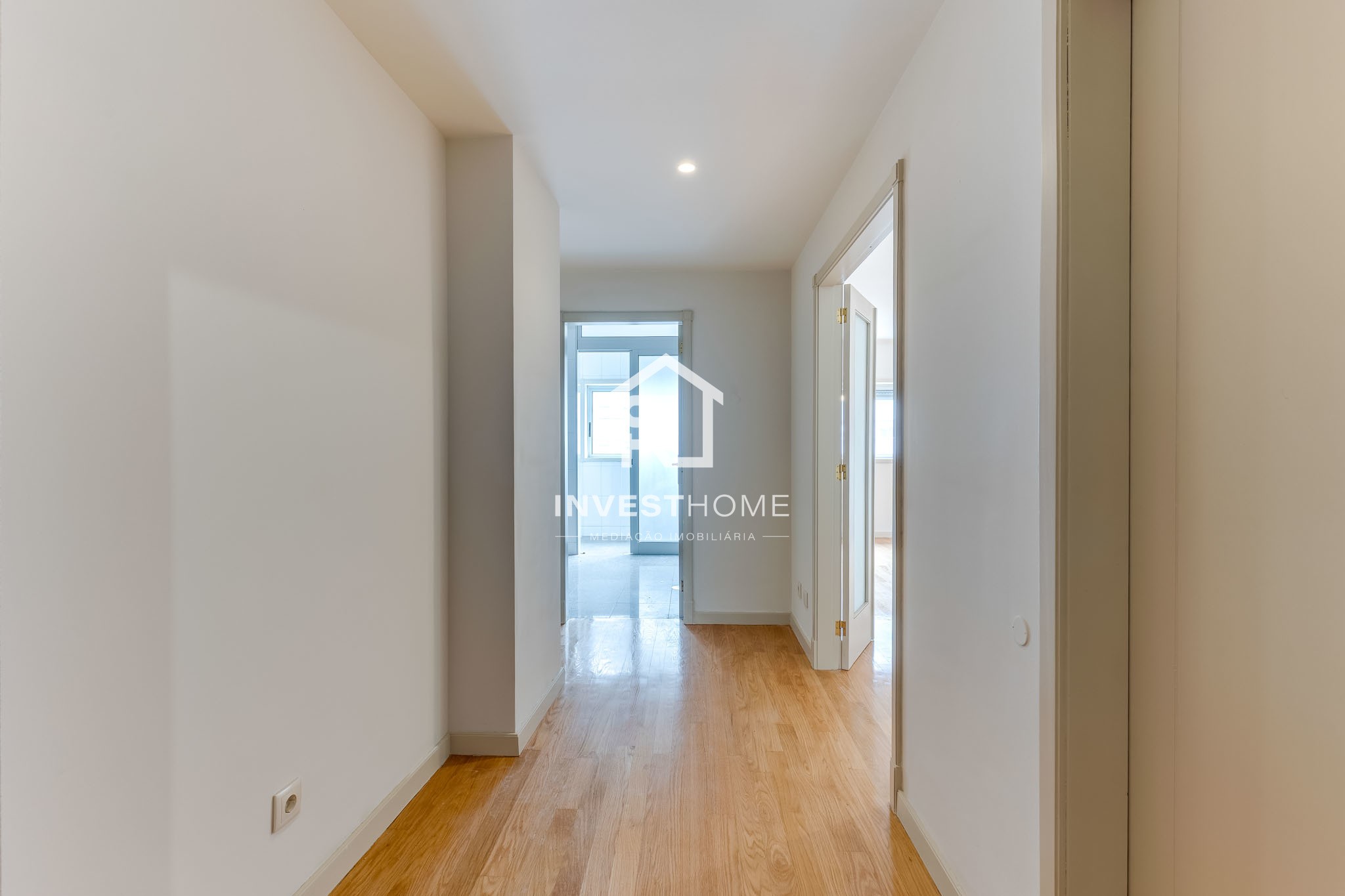 Apartamento T2 | Renovado | Centro da Maia | Lug Garagem