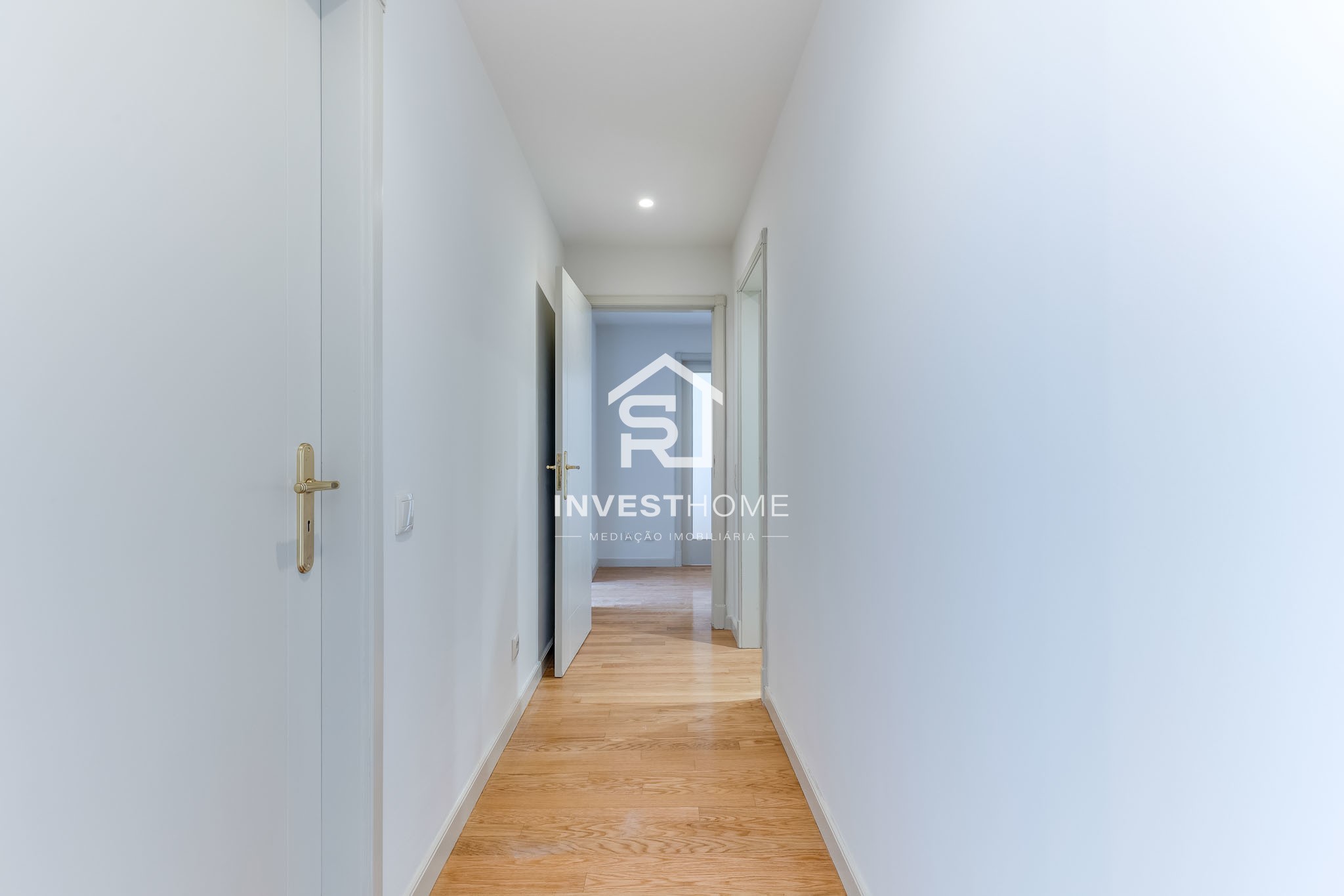 Apartamento T2 | Renovado | Centro da Maia | Lug Garagem