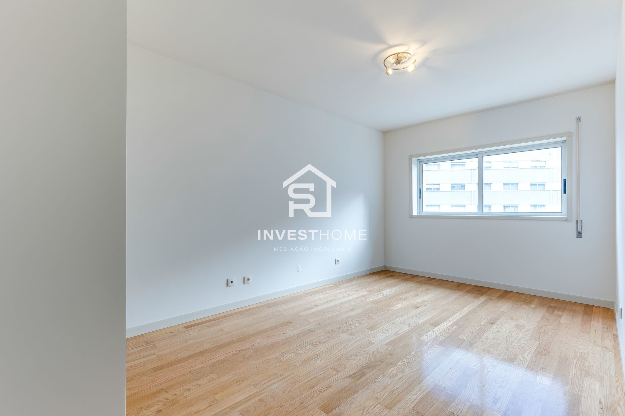 Apartamento T2 | Renovado | Centro da Maia | Lug Garagem