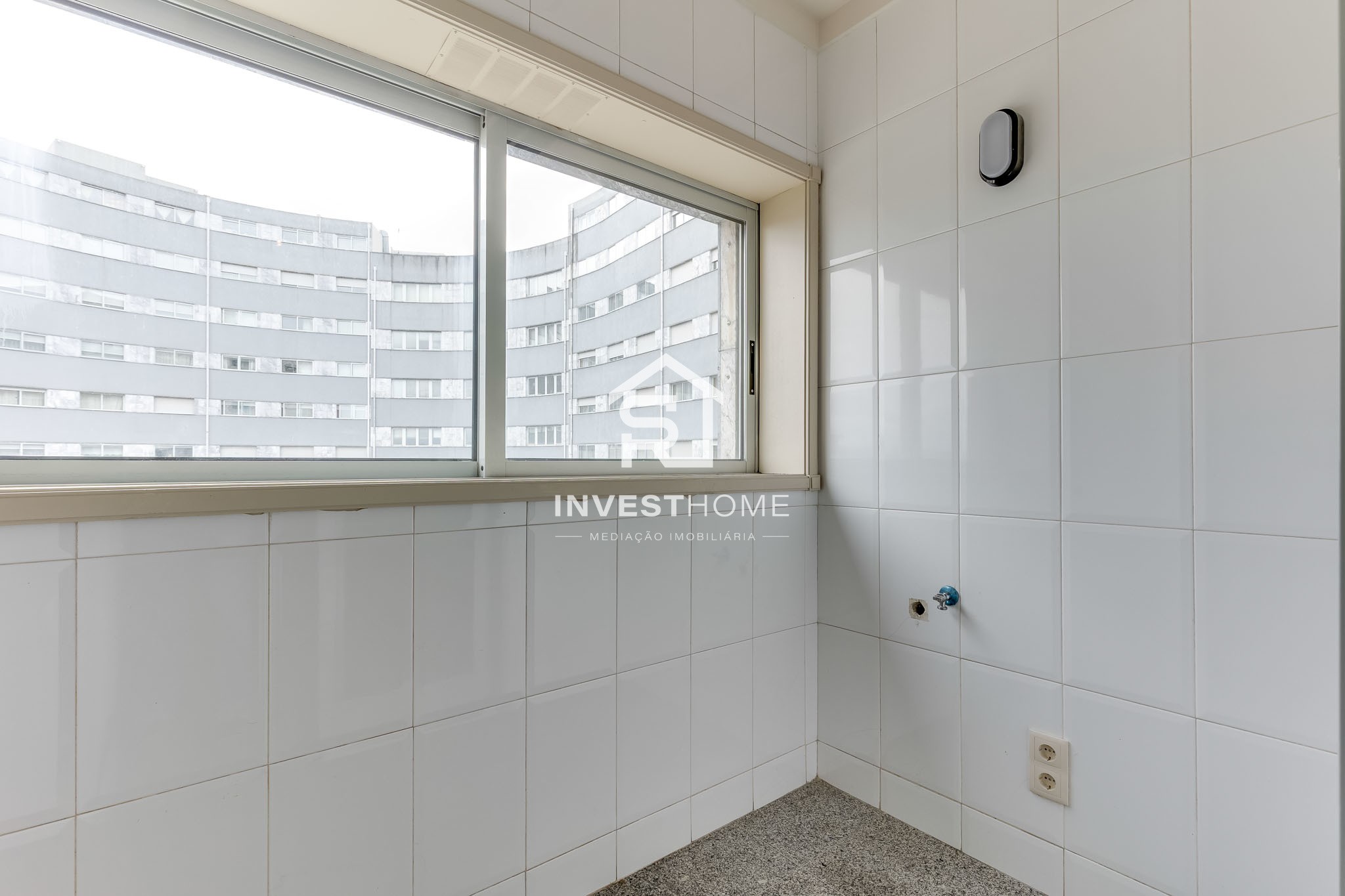 Apartamento T2 | Renovado | Centro da Maia | Lug Garagem
