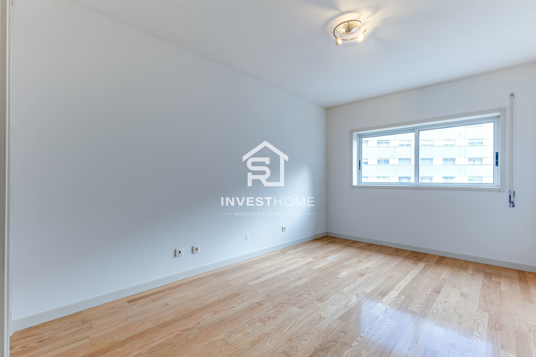 Apartamento T2 | Renovado | Centro da Maia | Lug Garagem