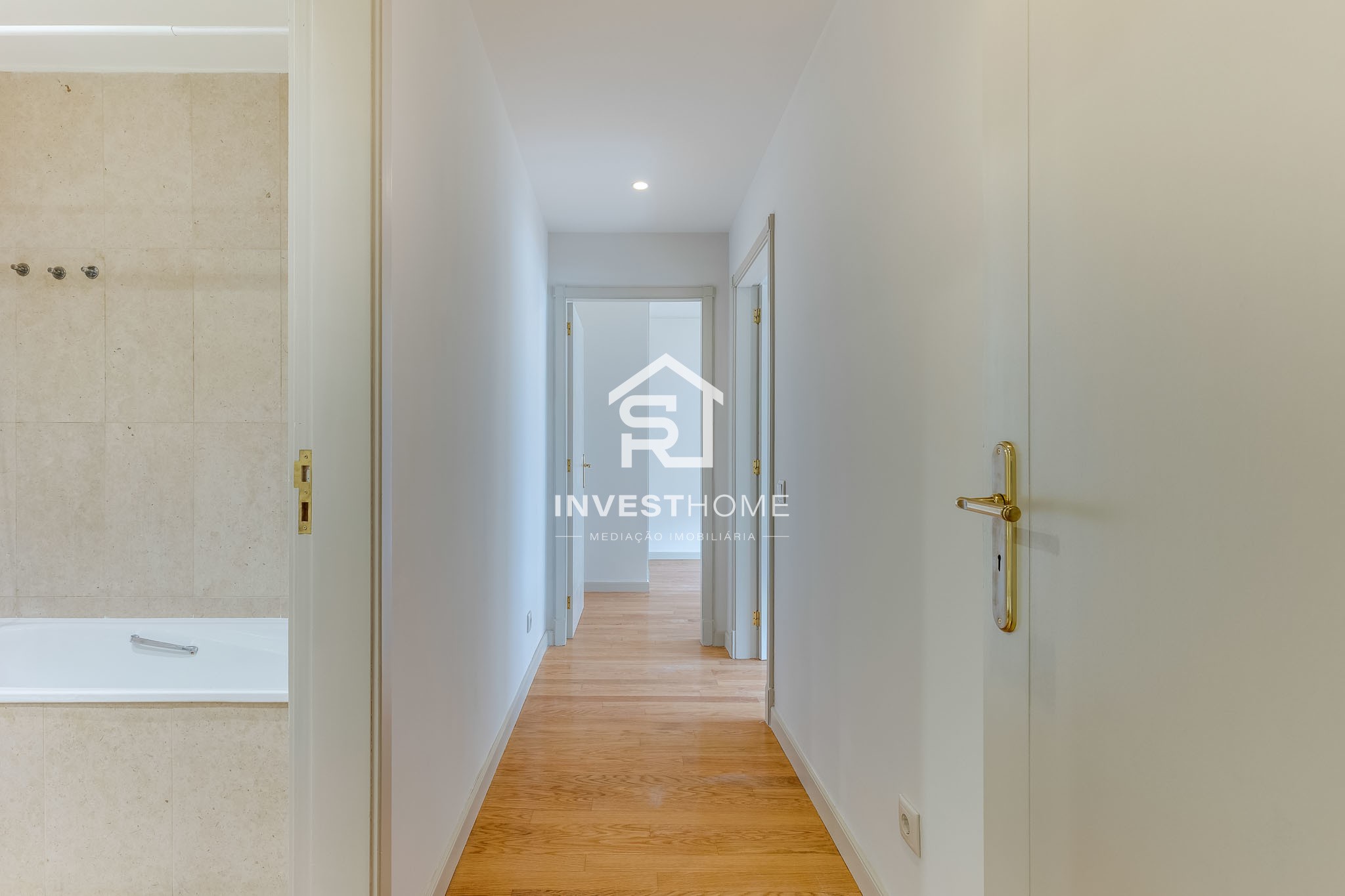 Apartamento T2 | Renovado | Centro da Maia | Lug Garagem