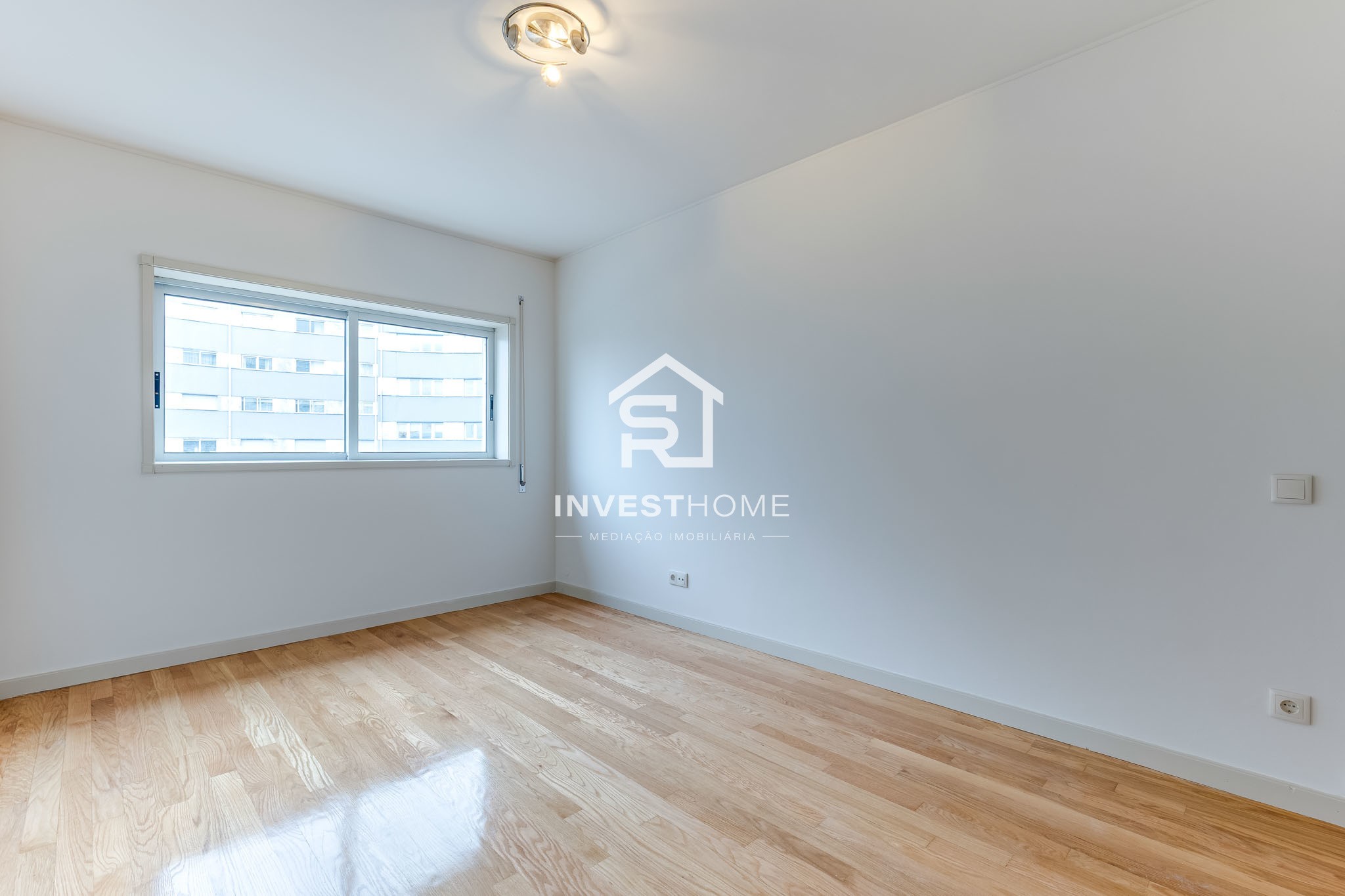 Apartamento T2 | Renovado | Centro da Maia | Lug Garagem