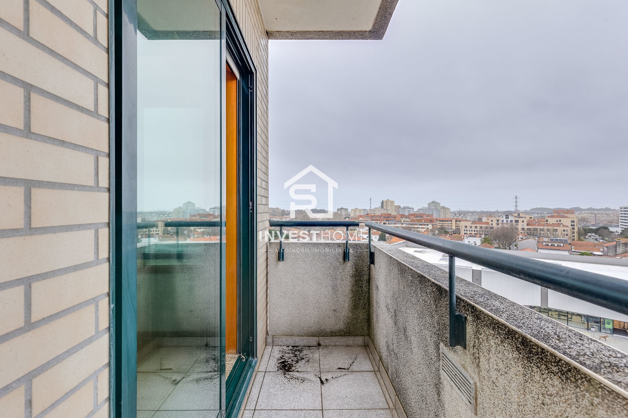 Apartamento T2+1 | Mobilado e Equipado | Box | Varandas