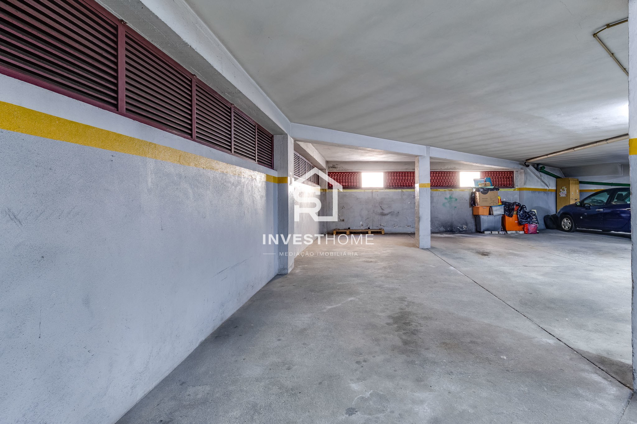 Apartamento T2+1 | Renovado | Boas Áreas | Varanda | 2 Lugares Garagem