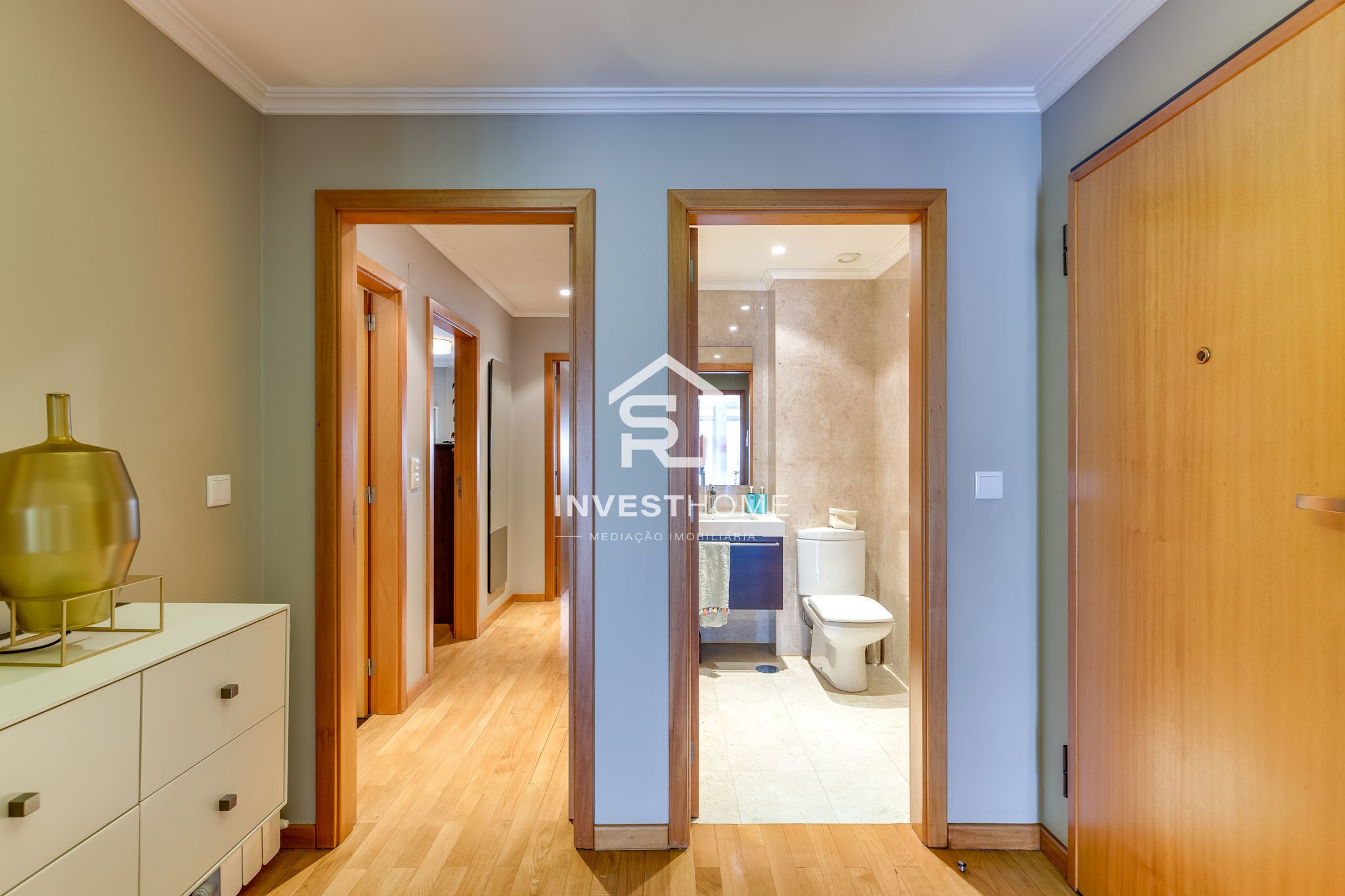 Apartamento T3 | Boas áreas | 2 Frentes | Varanda | Box 1 viatura