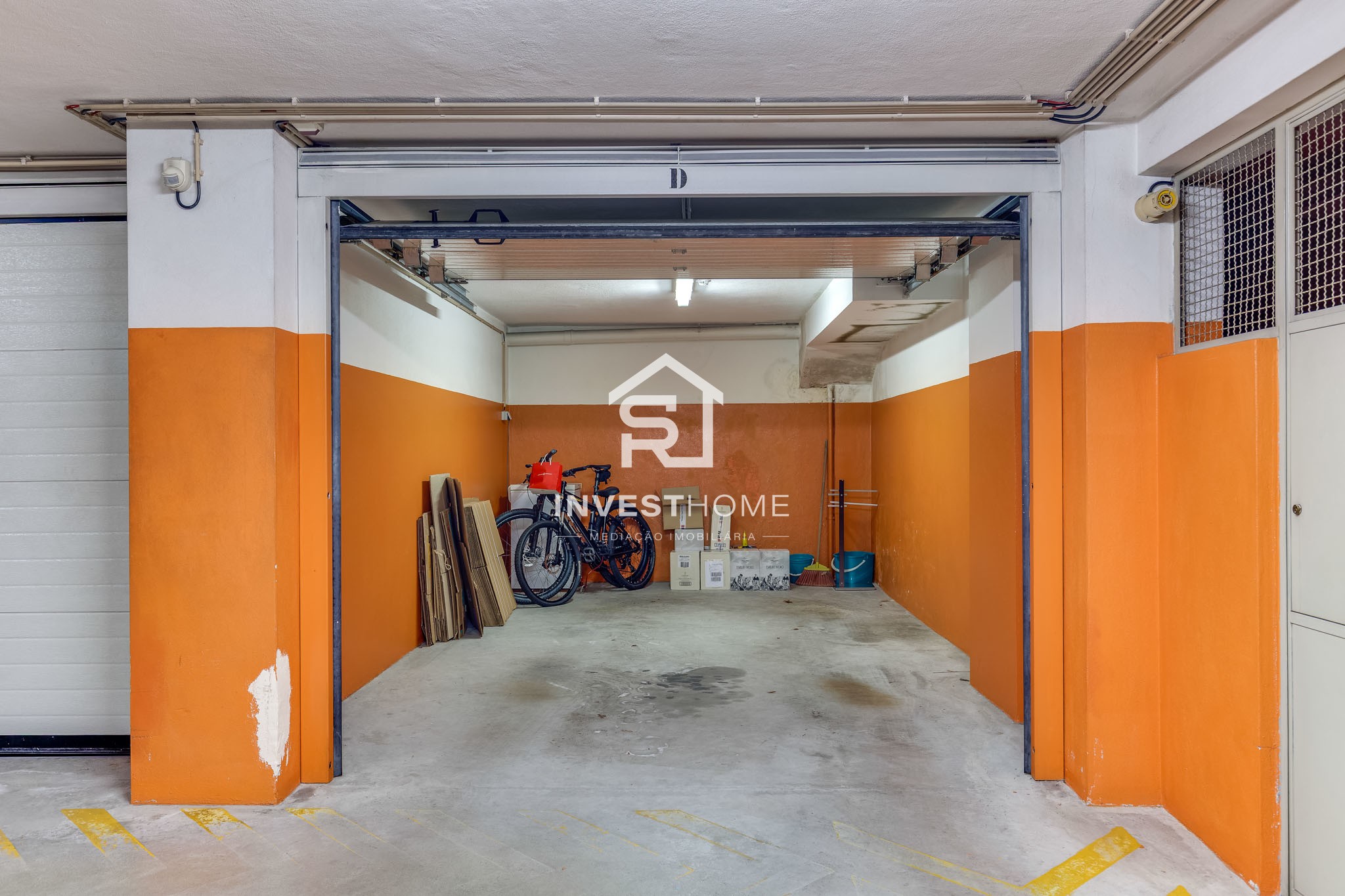 Apartamento T3 | Boas áreas | 2 Frentes | Varanda | Box 1 viatura