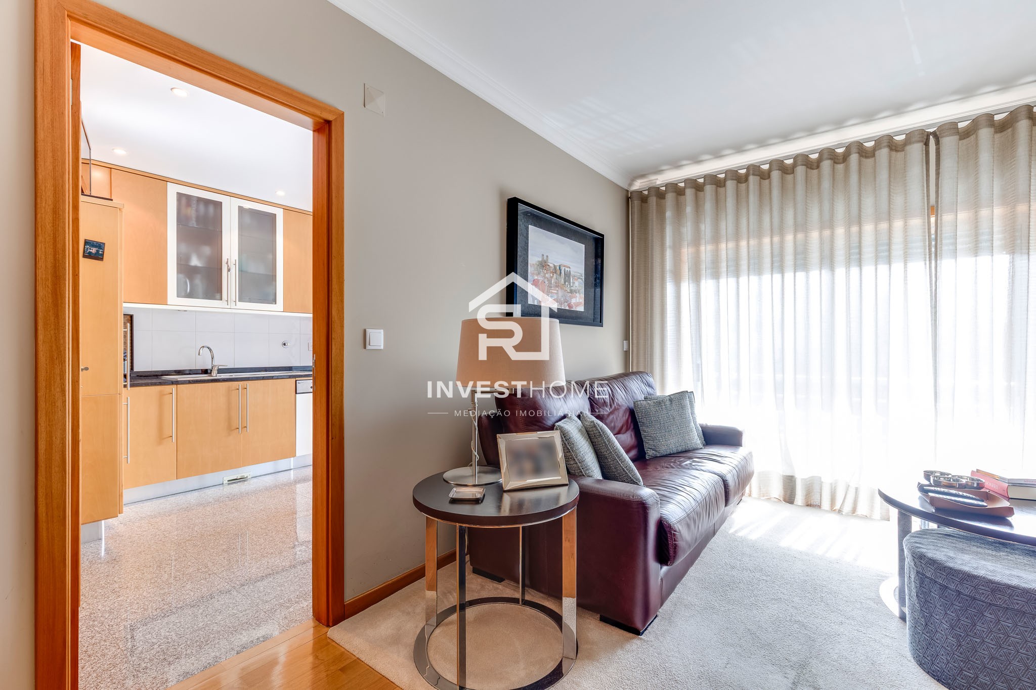 Apartamento T3 | Boas áreas | 2 Frentes | Varanda | Box 1 viatura