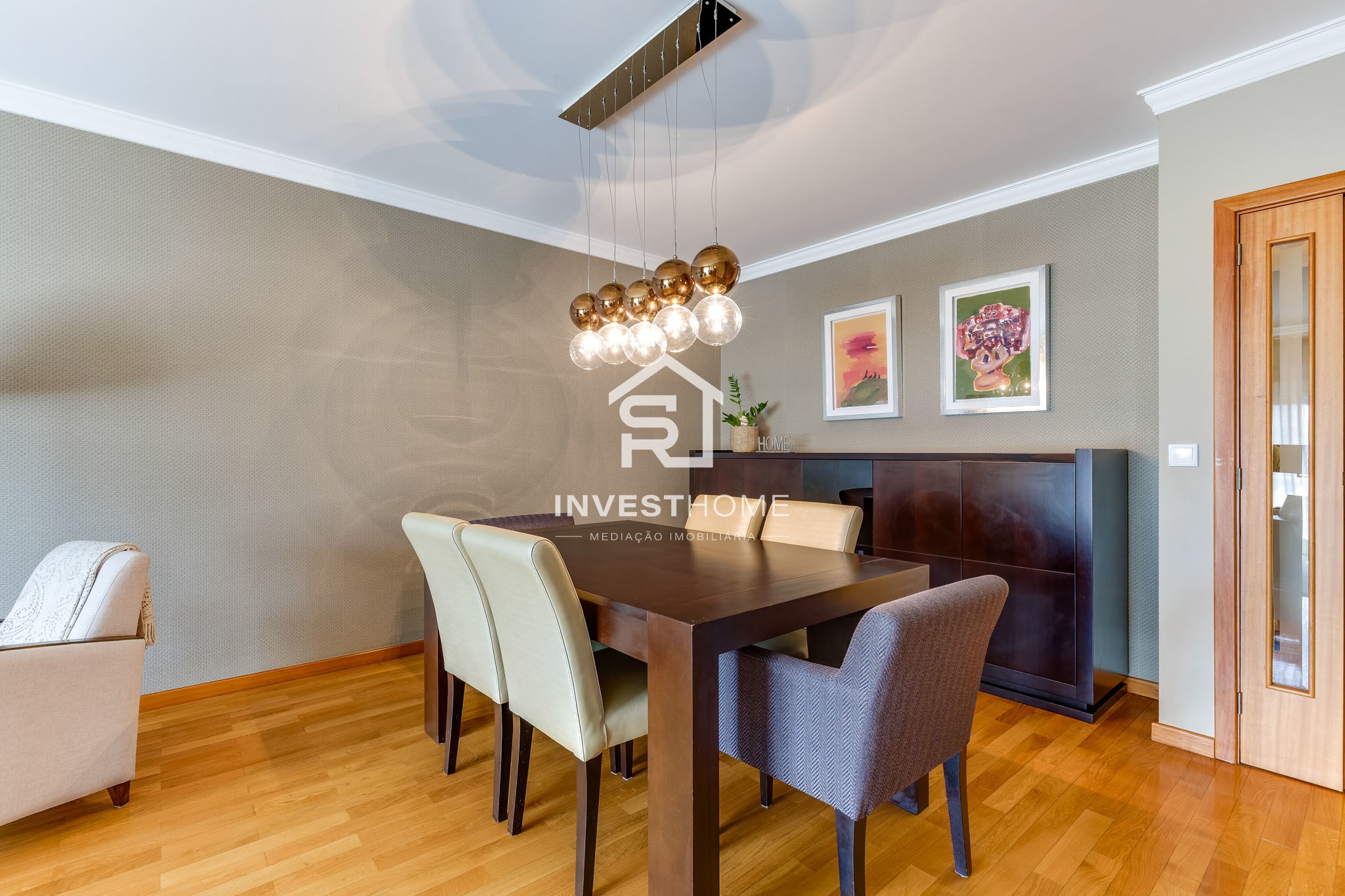 Apartamento T3 | Boas áreas | 2 Frentes | Varanda | Box 1 viatura