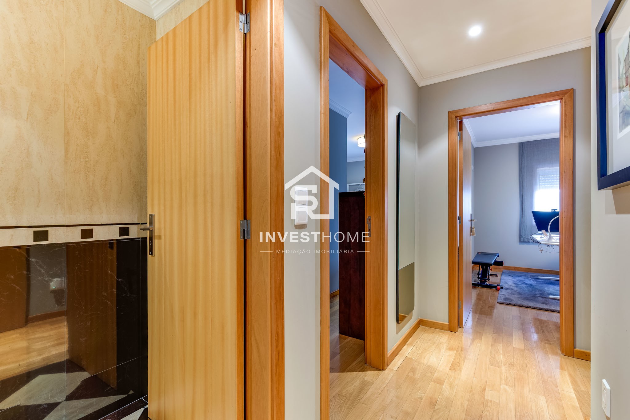 Apartamento T3 | Boas áreas | 2 Frentes | Varanda | Box 1 viatura