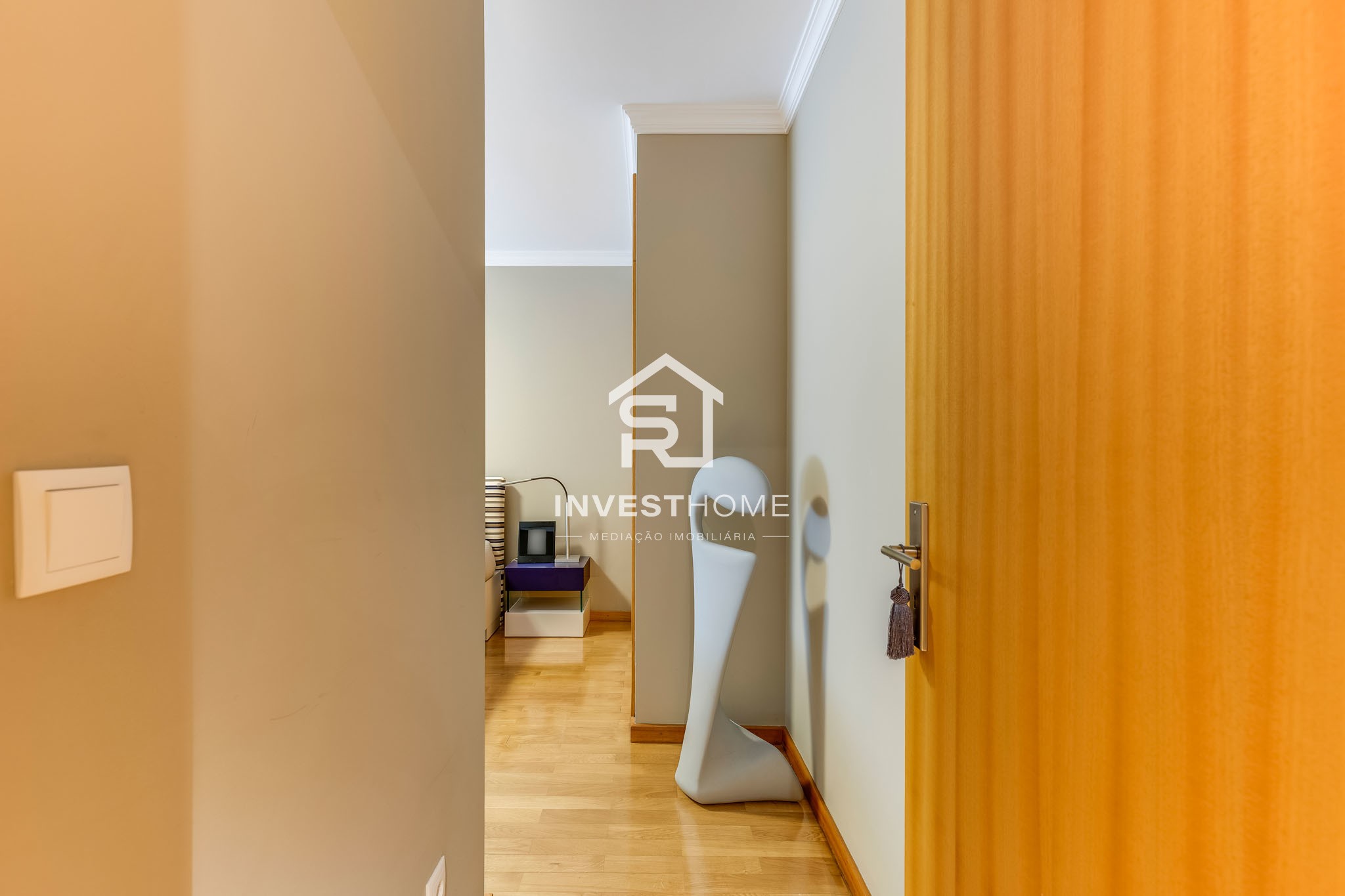 Apartamento T3 | Boas áreas | 2 Frentes | Varanda | Box 1 viatura