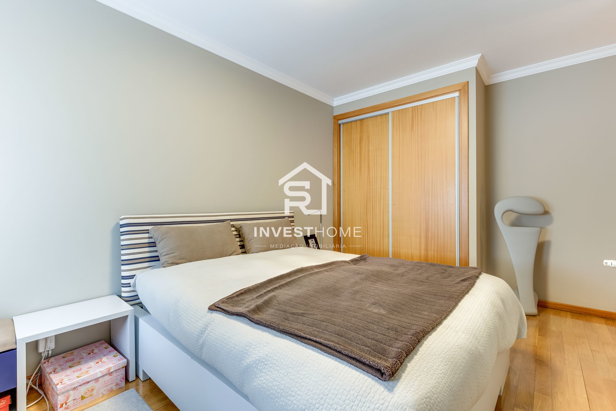 Apartamento T3 | Boas áreas | 2 Frentes | Varanda | Box 1 viatura