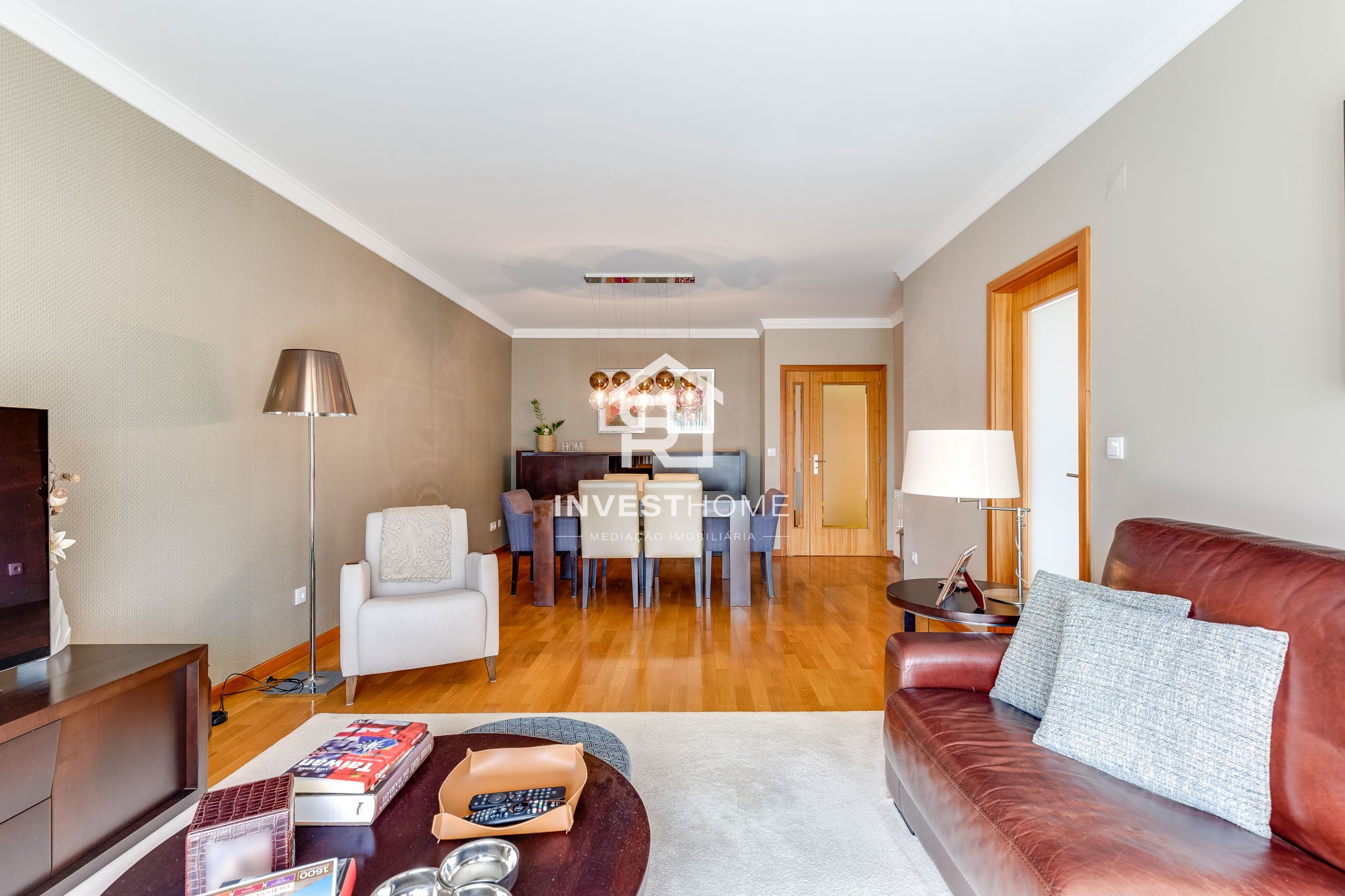 Apartamento T3 | Boas áreas | 2 Frentes | Varanda | Box 1 viatura
