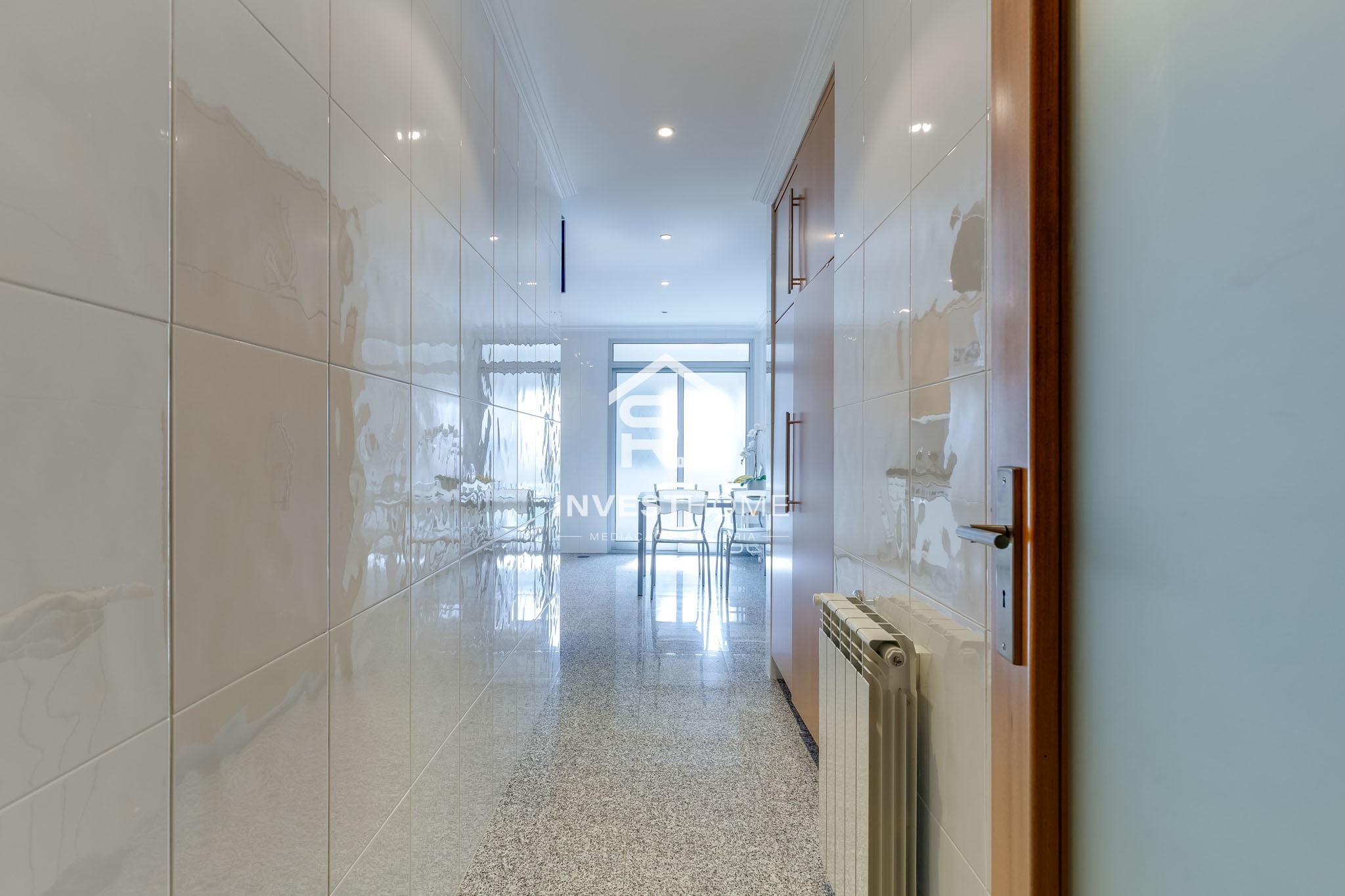 Apartamento T3 | Boas áreas | 2 Frentes | Varanda | Box 1 viatura
