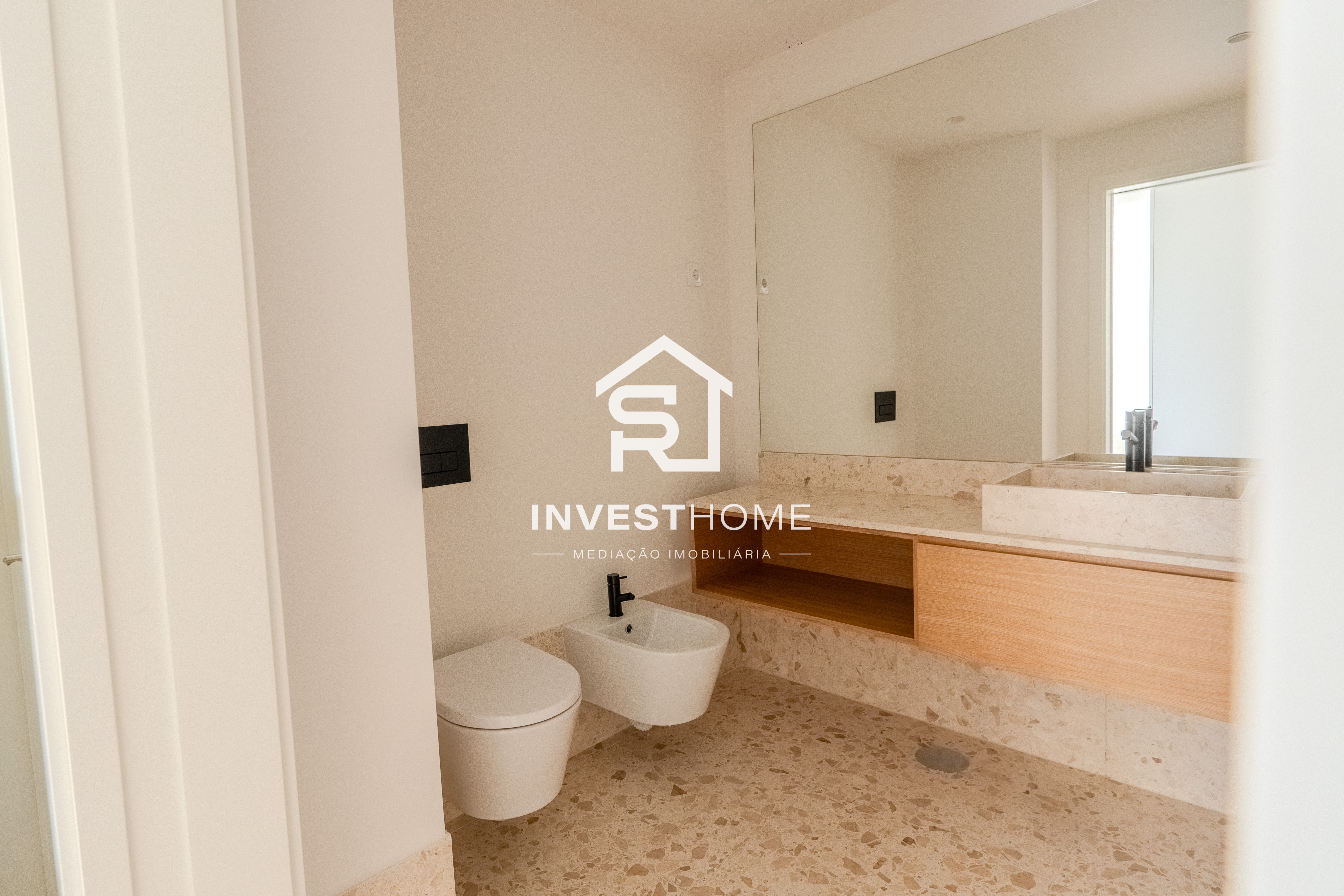 Apartamento T3 | Construção 2024 | Metro | Varanda | Lug Garagem