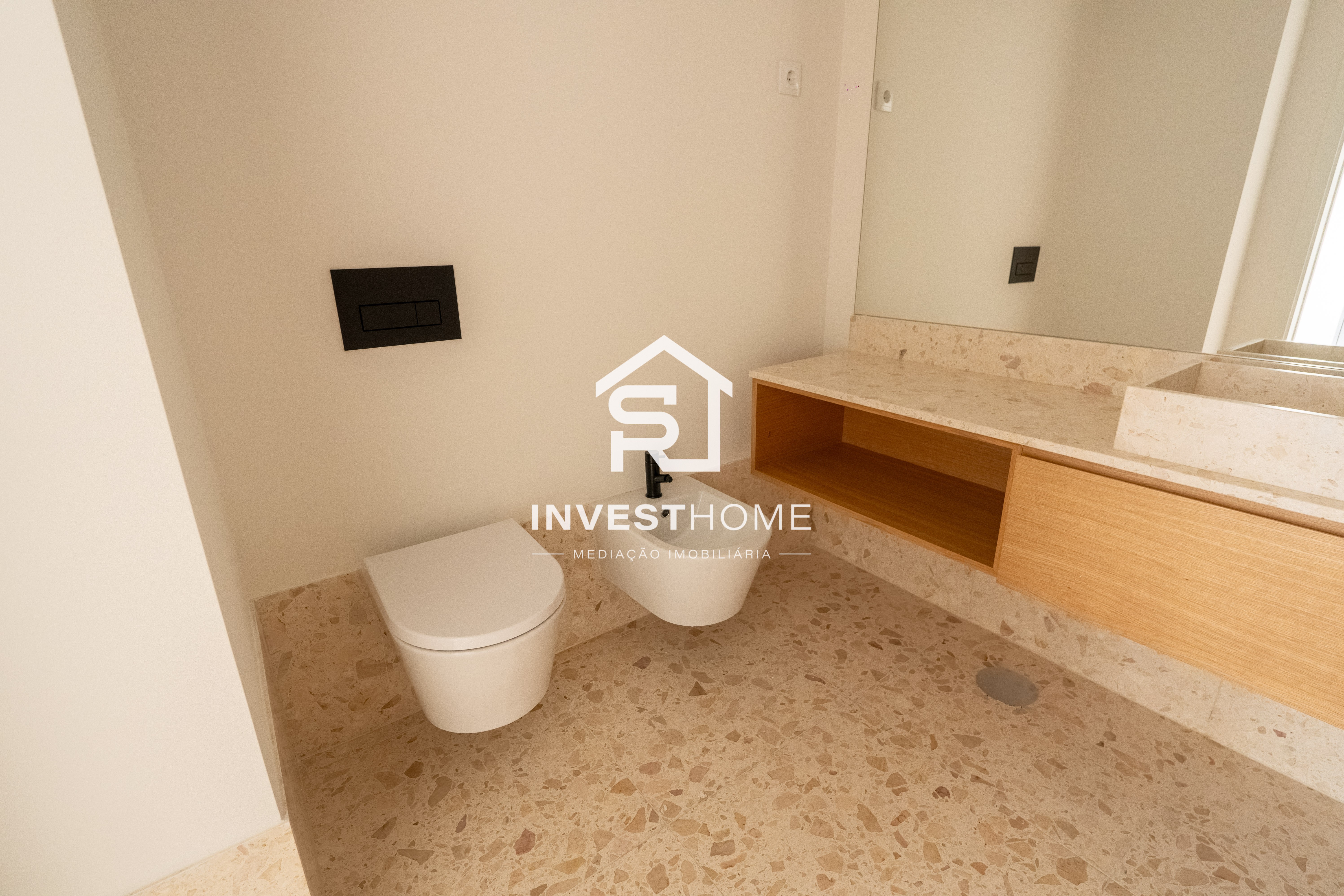 Apartamento T3 | Construção 2024 | Metro | Varanda | Lug Garagem
