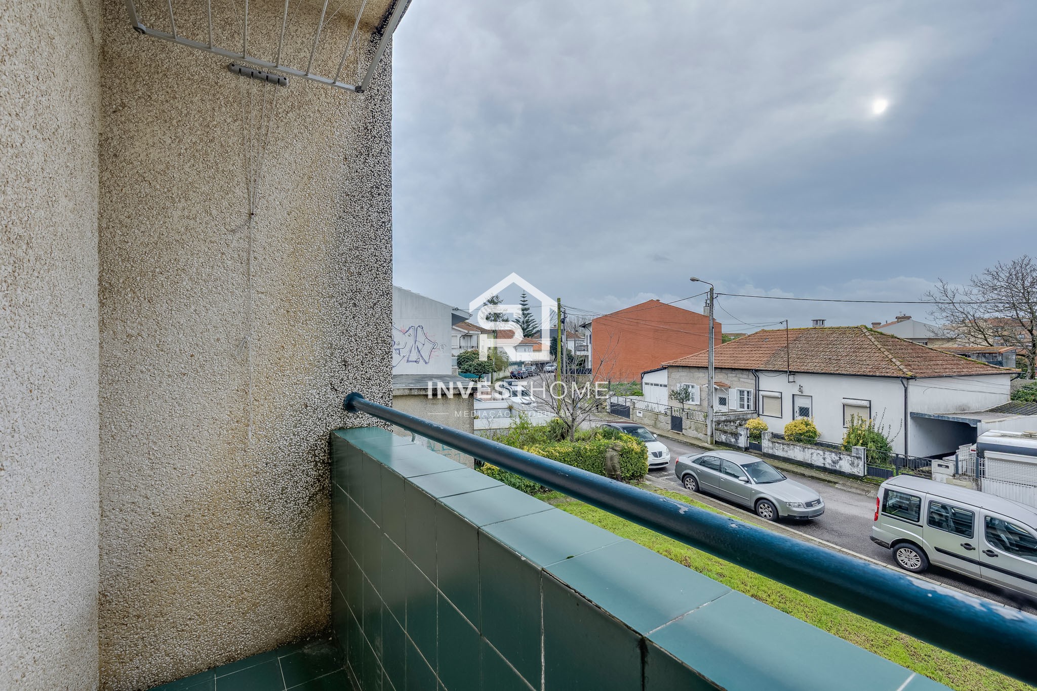 Apartamento T3 | Duplex | Metro a 50m | Equipado e Mobilado | Varandas