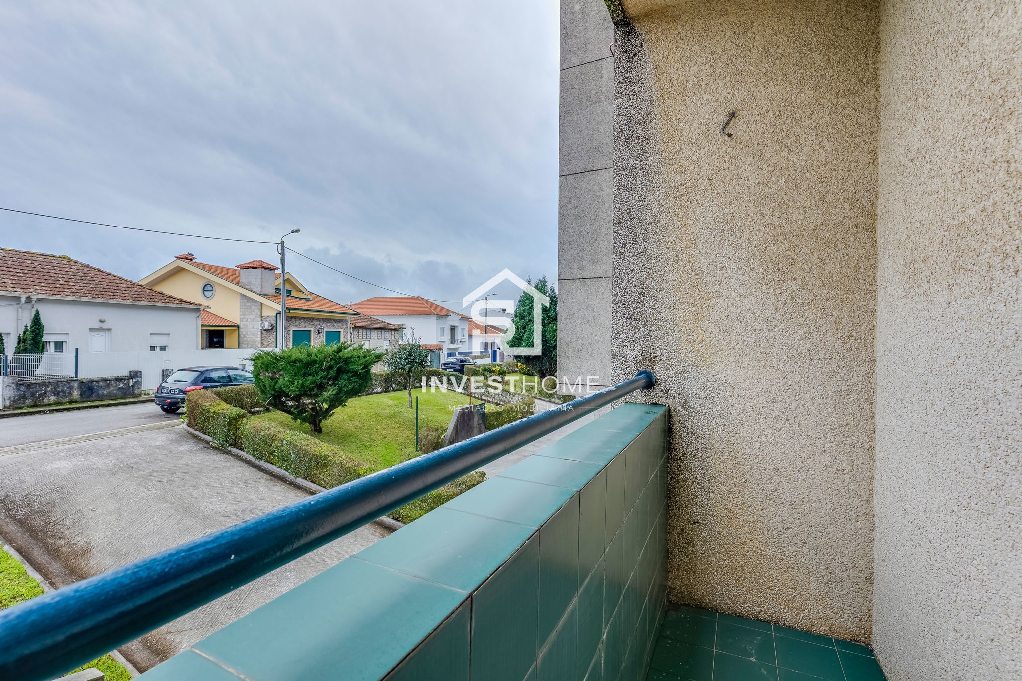 Apartamento T3 | Duplex | Metro a 50m | Equipado e Mobilado | Varandas