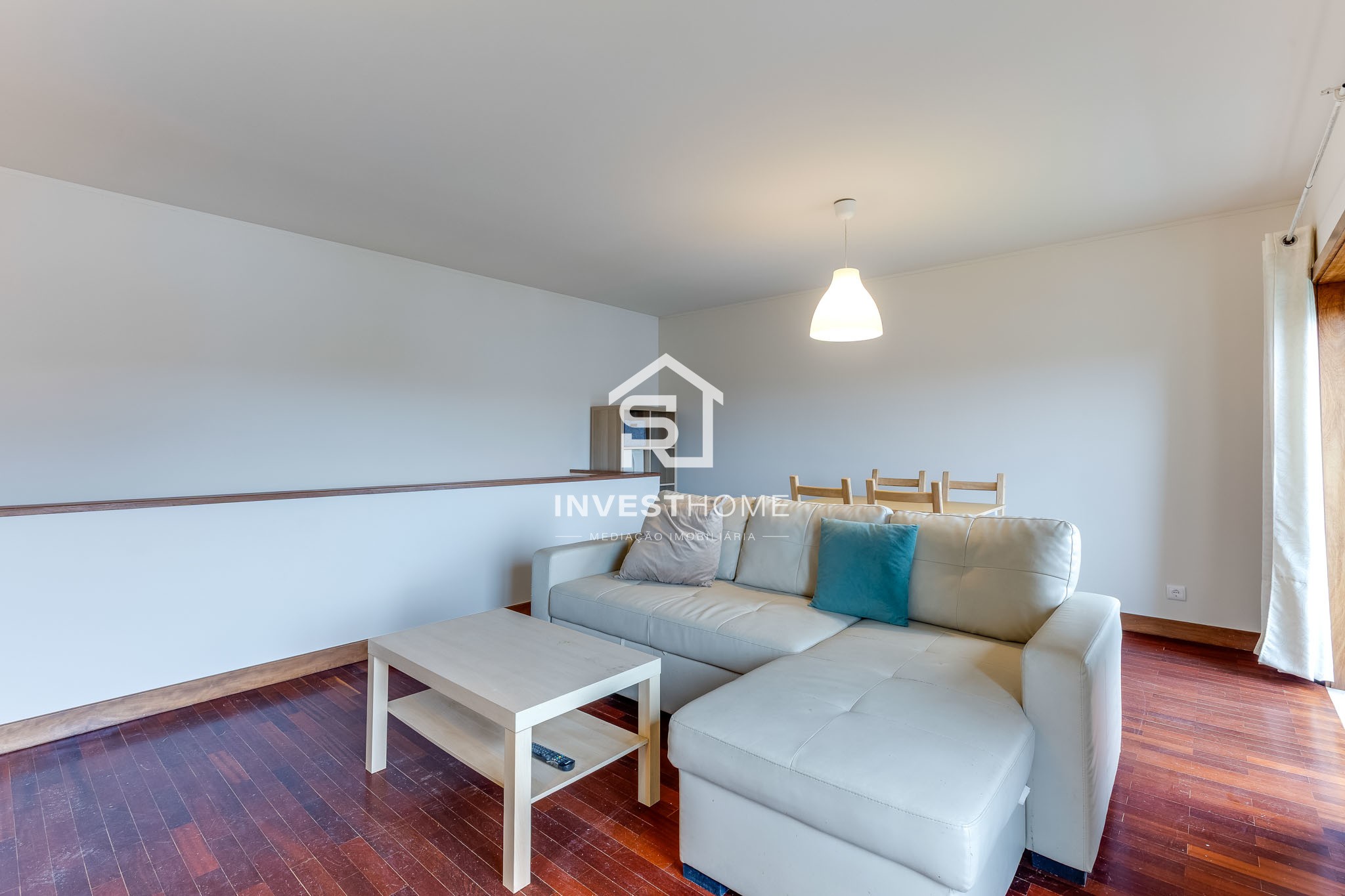 Apartamento T3 | Duplex | Metro a 50m | Equipado e Mobilado | Varandas