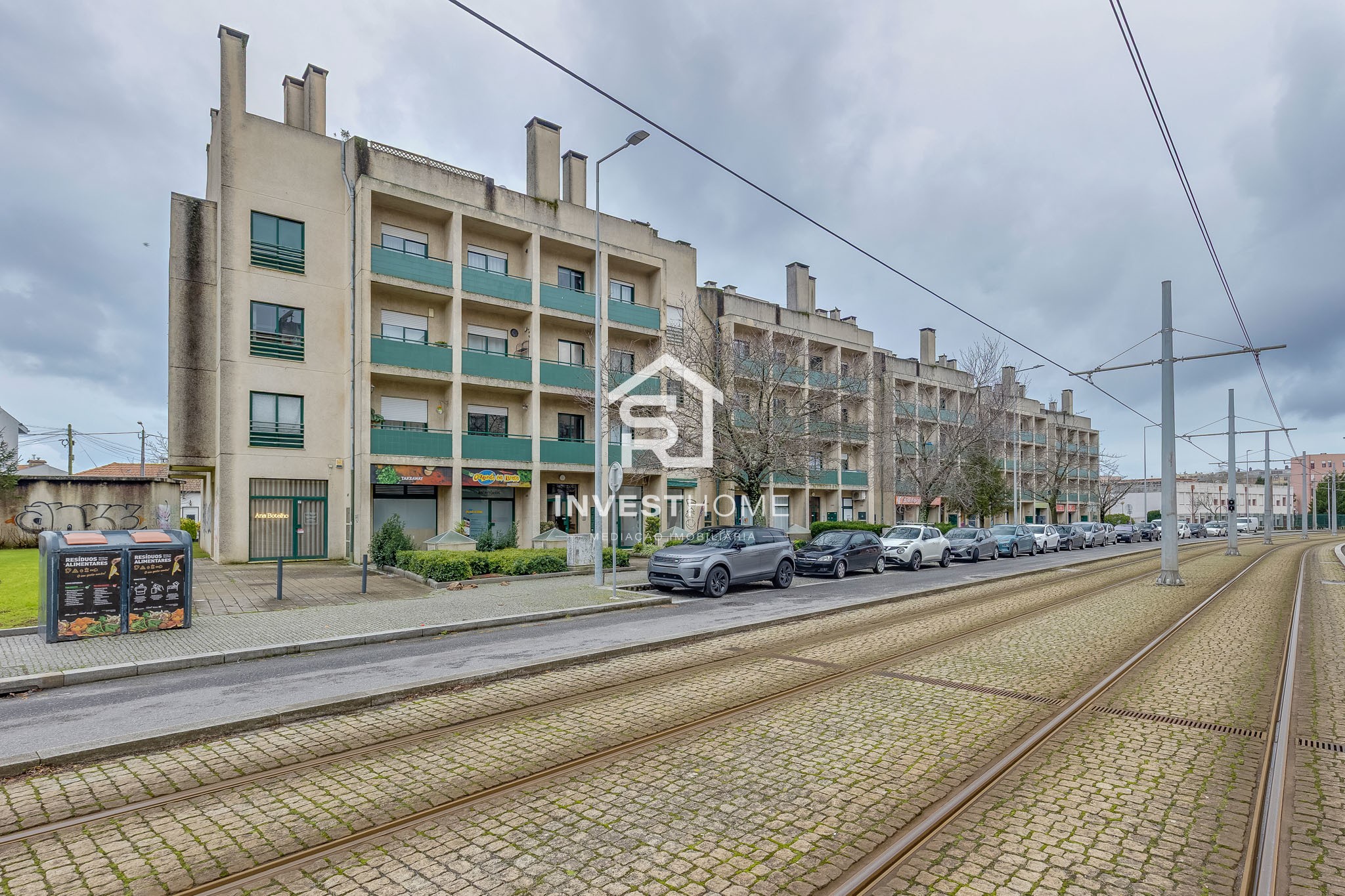 Apartamento T3 | Duplex | Metro a 50m | Equipado e Mobilado | Varandas
