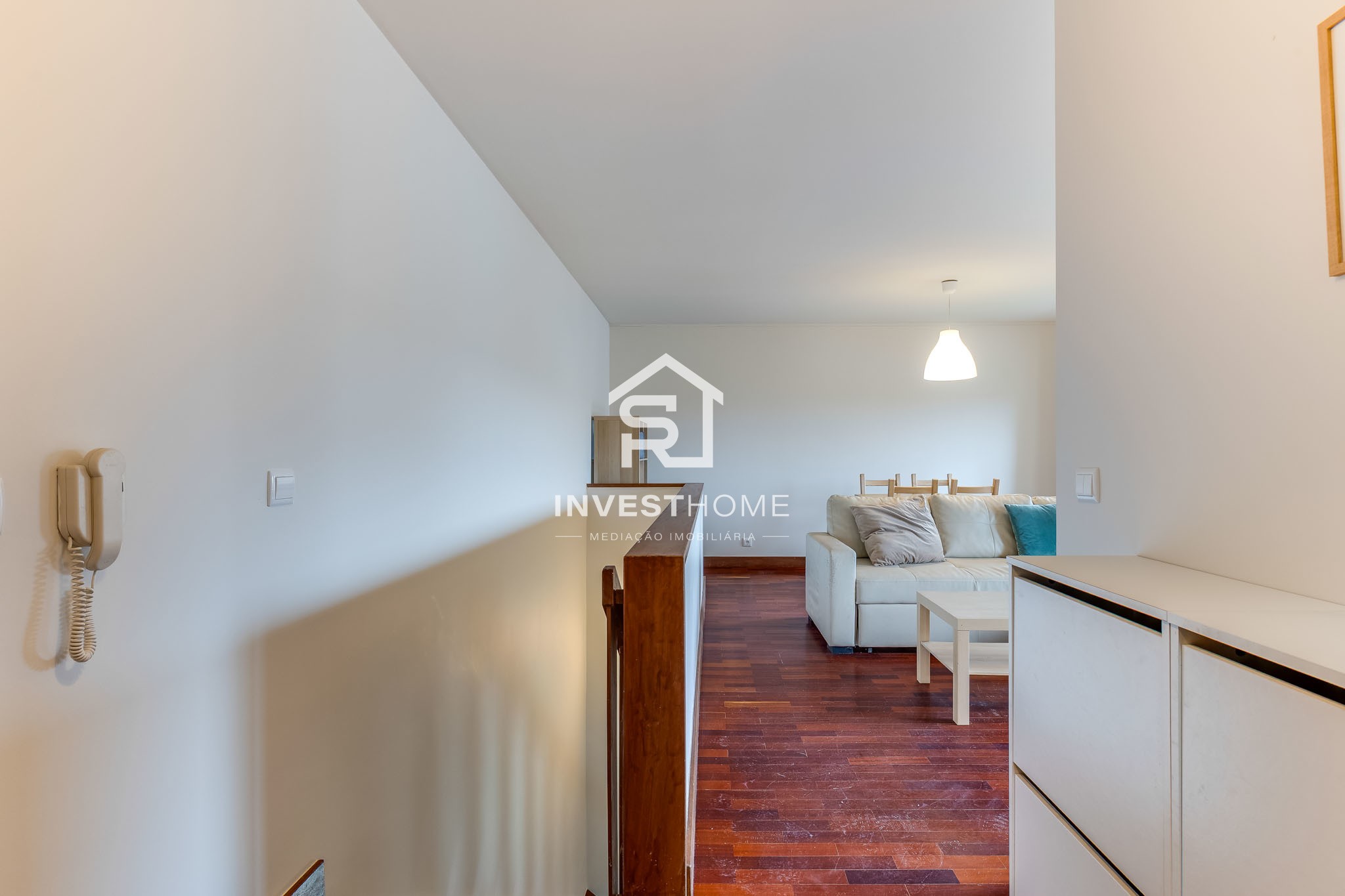 Apartamento T3 | Duplex | Metro a 50m | Equipado e Mobilado | Varandas