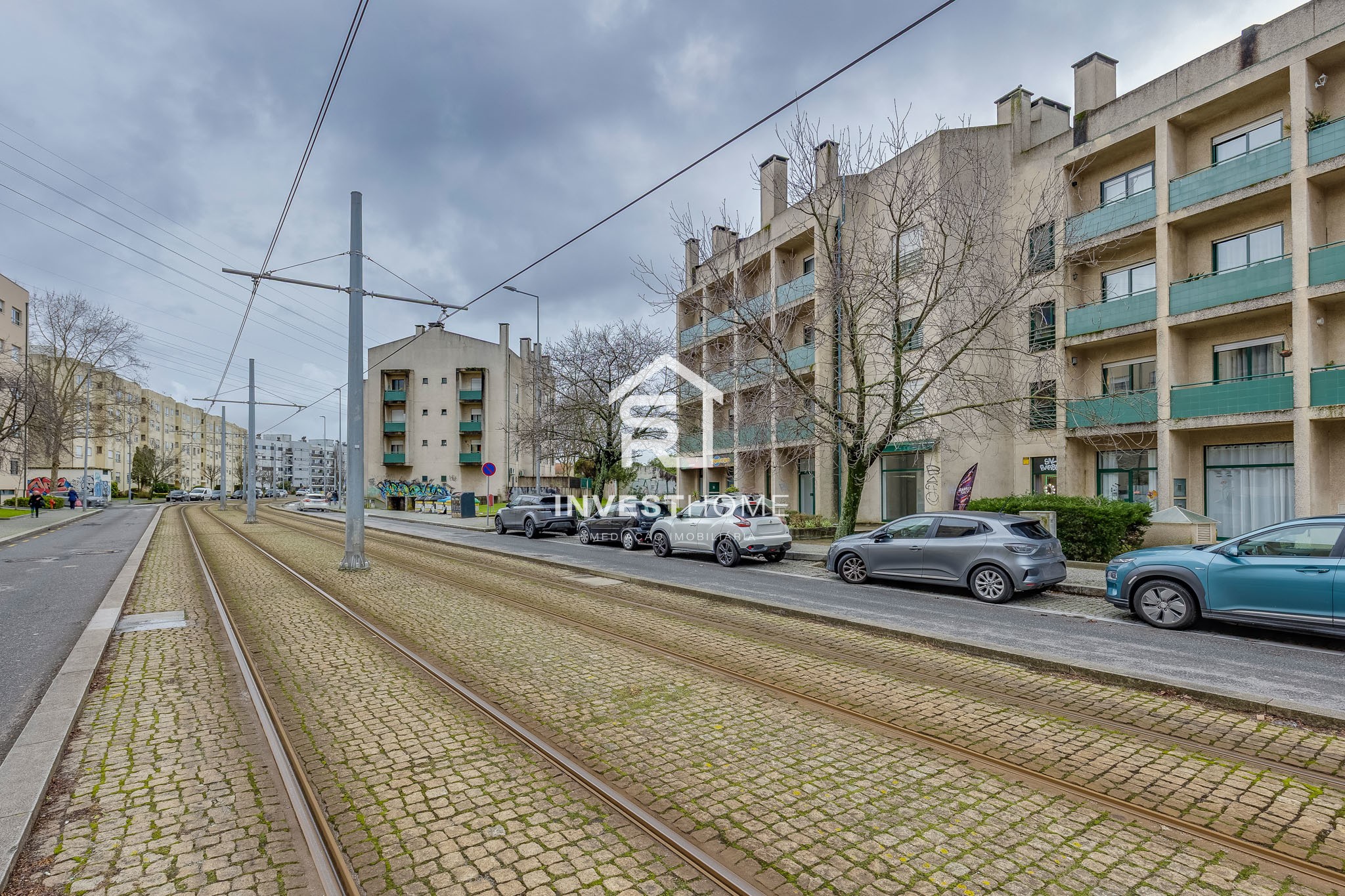 Apartamento T3 | Duplex | Metro a 50m | Equipado e Mobilado | Varandas