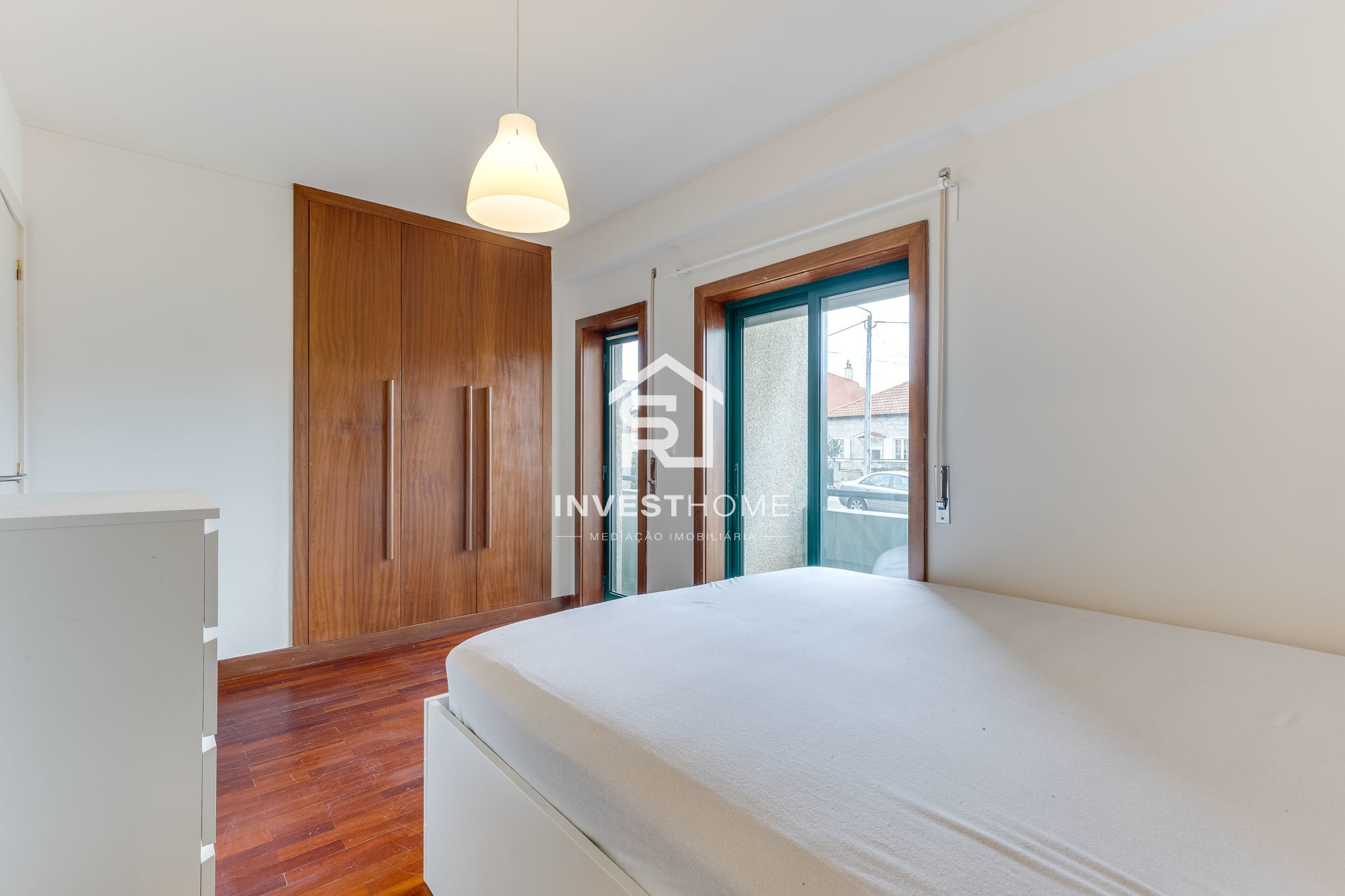 Apartamento T3 | Duplex | Metro a 50m | Equipado e Mobilado | Varandas