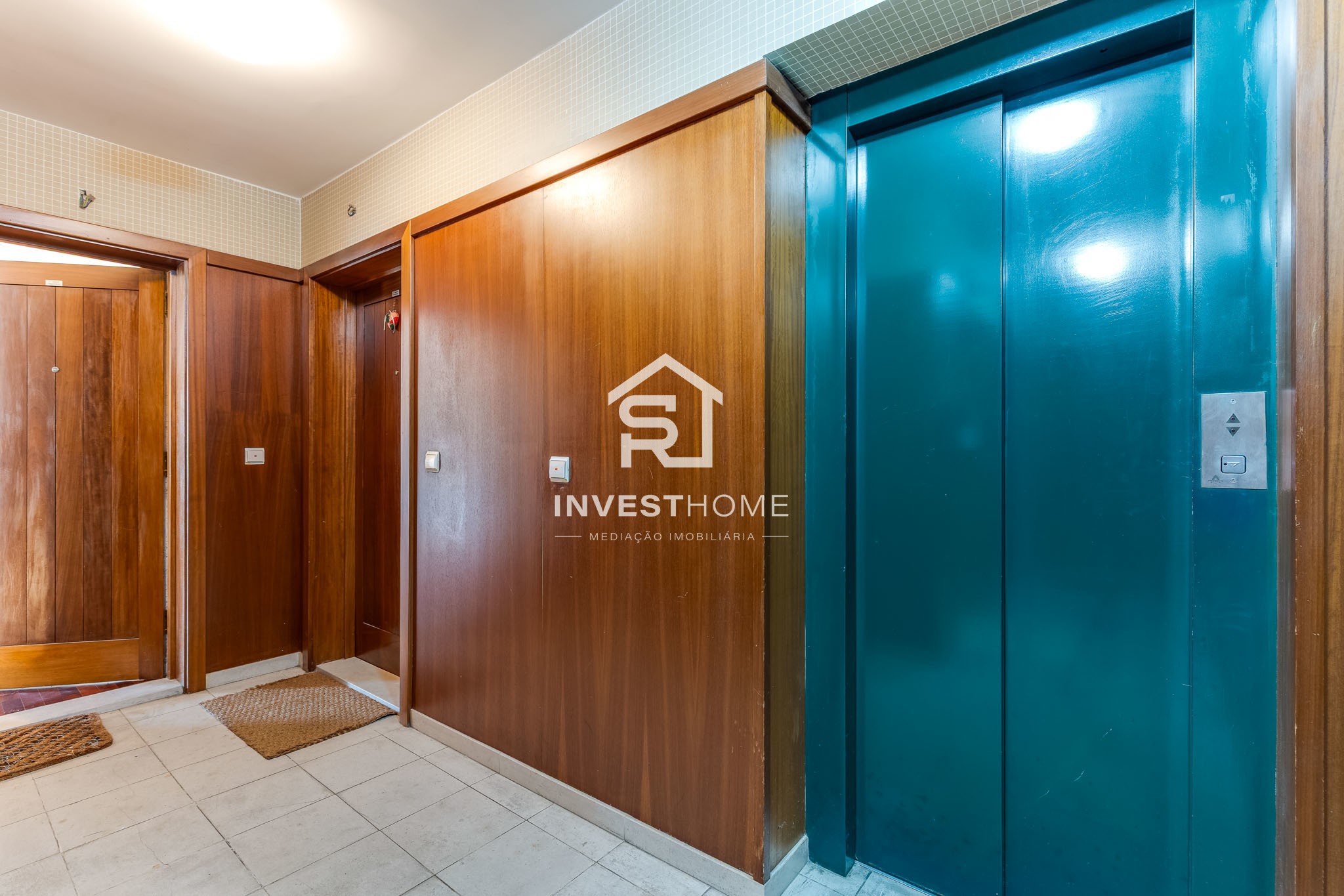Apartamento T3 | Duplex | Metro a 50m | Equipado e Mobilado | Varandas