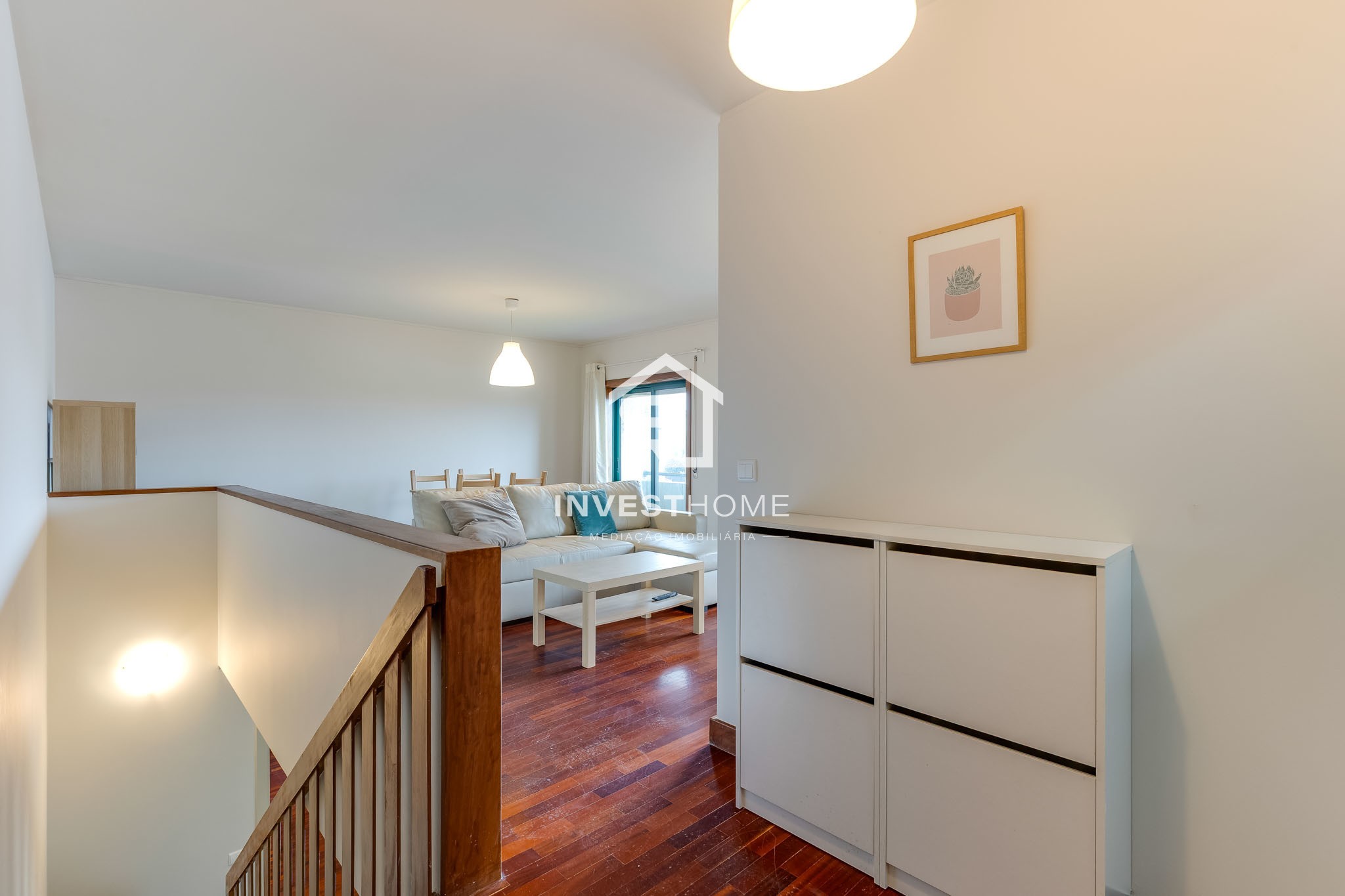 Apartamento T3 | Duplex | Metro a 50m | Equipado e Mobilado | Varandas