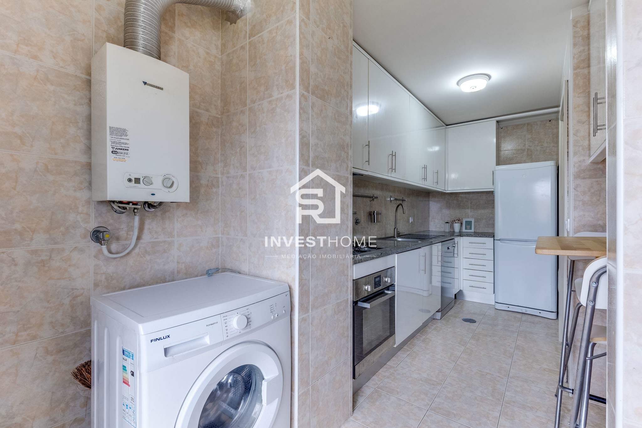 Apartamento T3 | Duplex | Metro a 50m | Equipado e Mobilado | Varandas