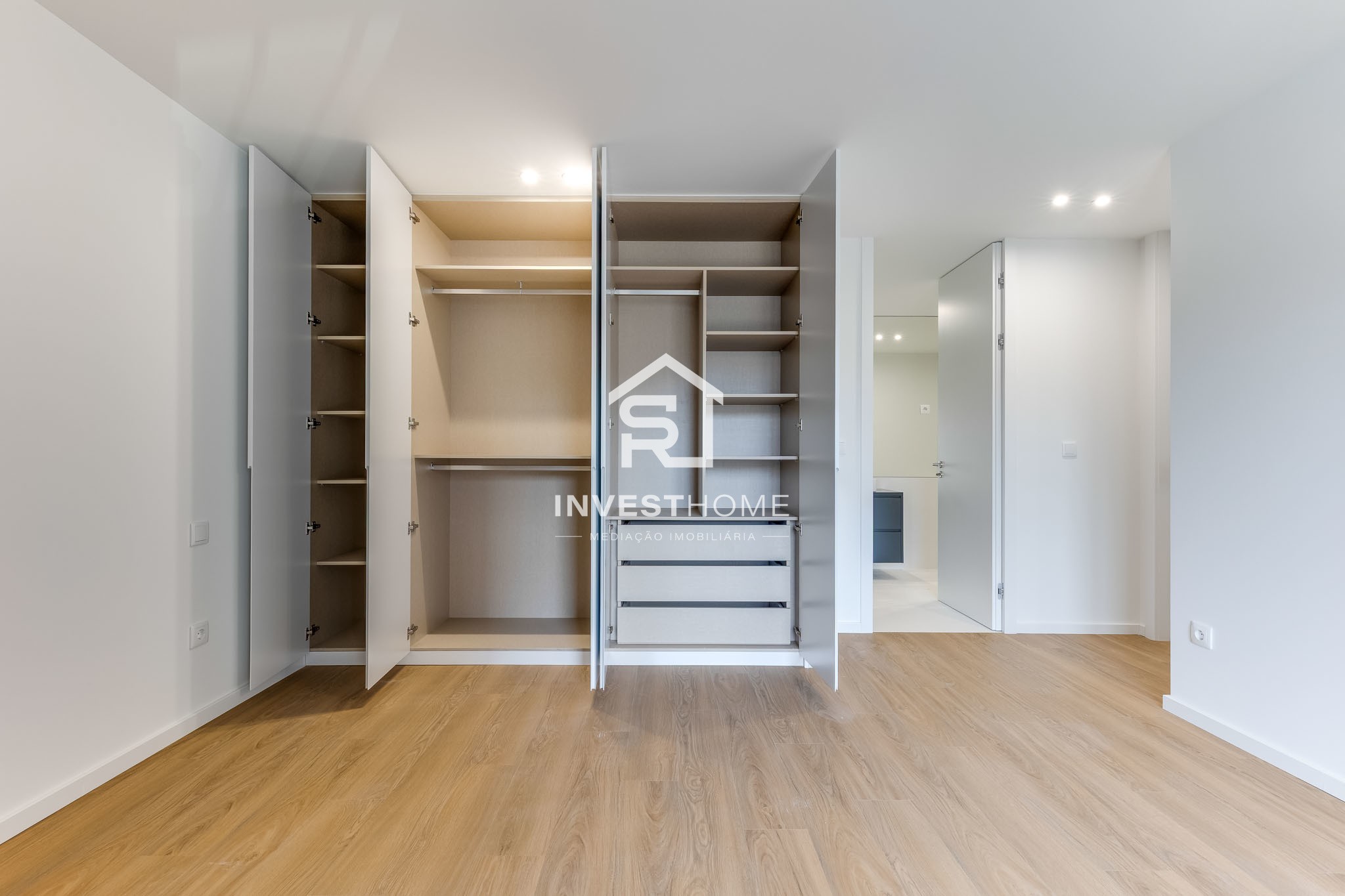 Apartamento T3 | Novo 2025 | Pronto a Escriturar | Varanda | Box
