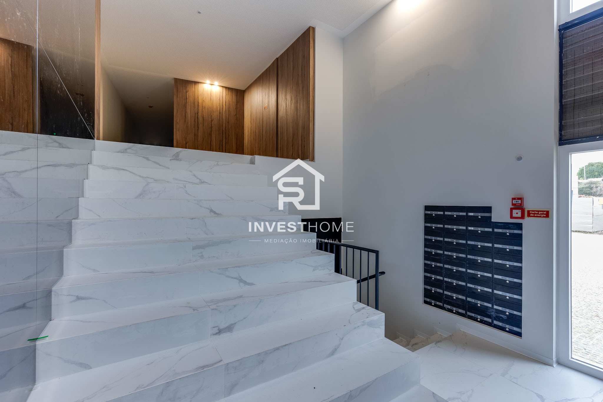 Apartamento T3 | Novo 2025 | Pronto a Escriturar | Varanda | Box