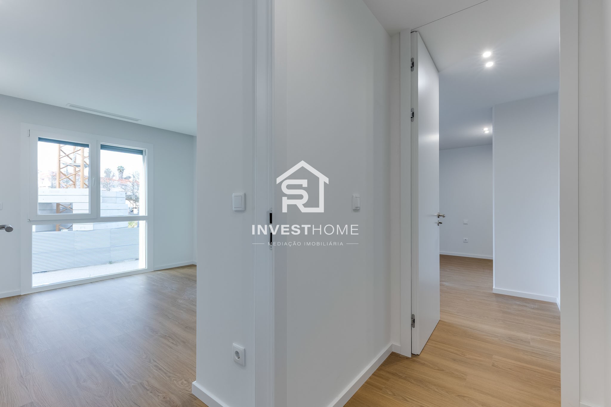 Apartamento T3 | Novo 2025 | Pronto a Escriturar | Varanda | Box